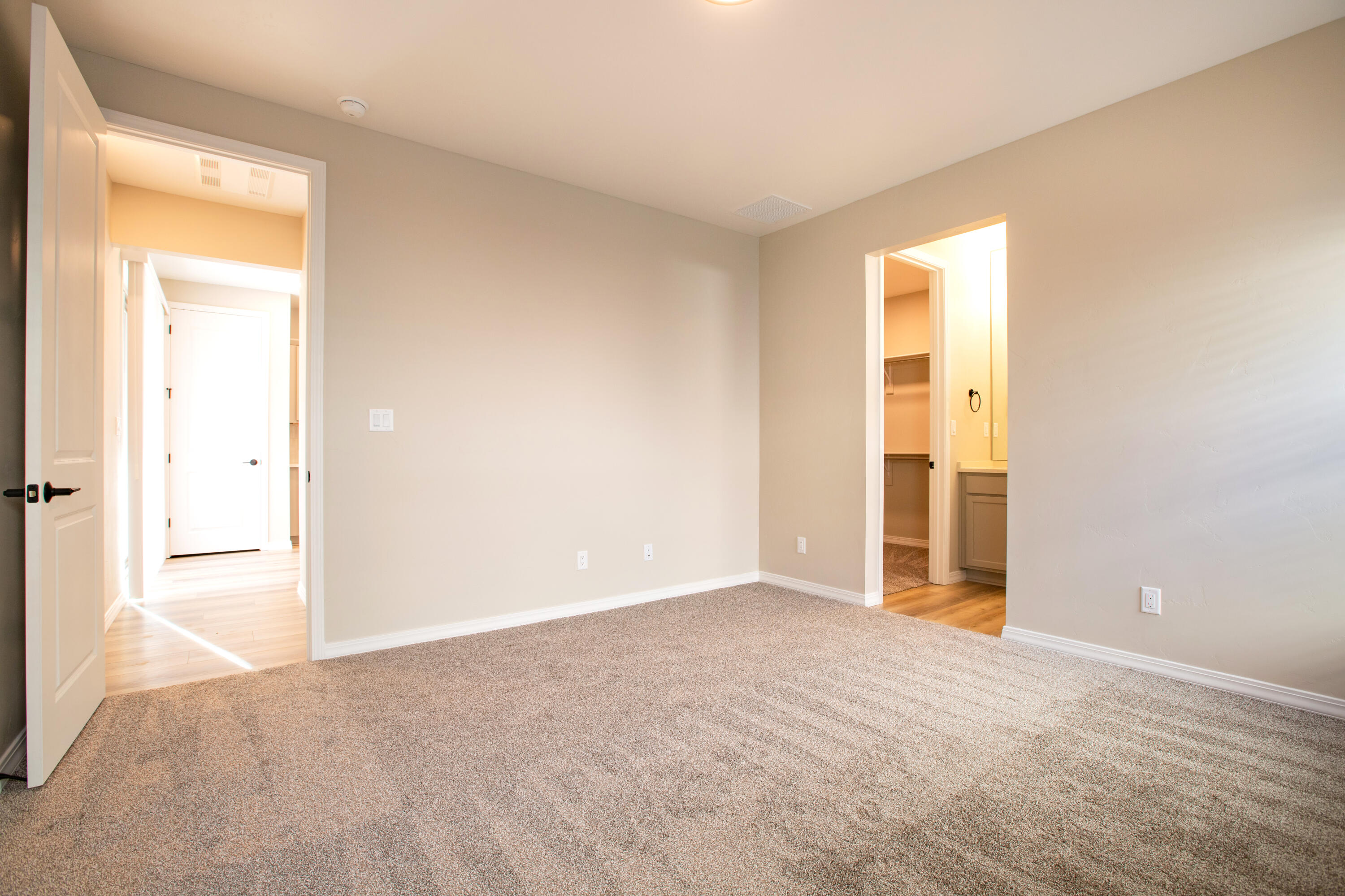 Photo 15 — 6048 Diebenkorn Drive SE