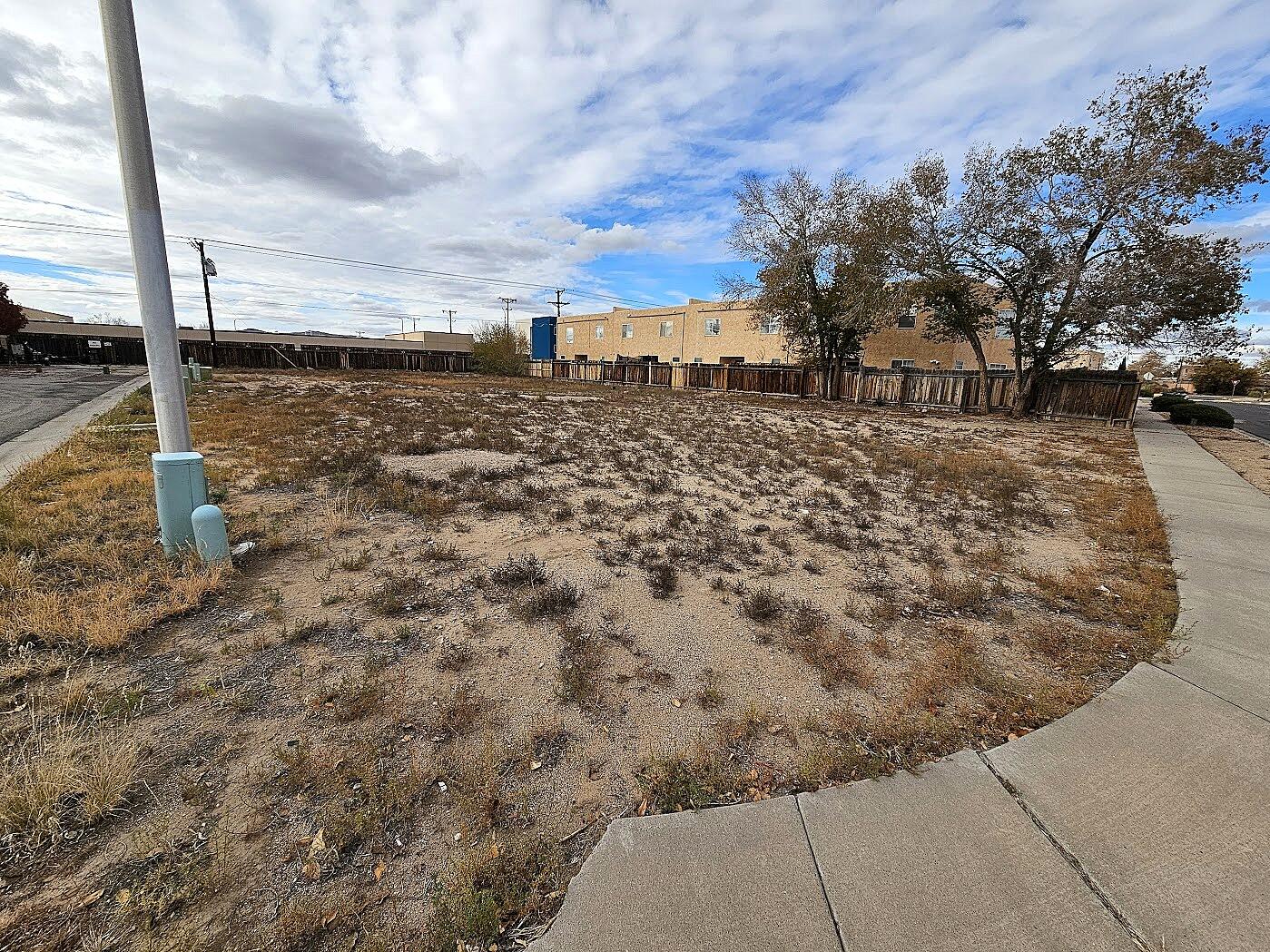 5001 Monica Lane NW, Albuquerque, NM 87120