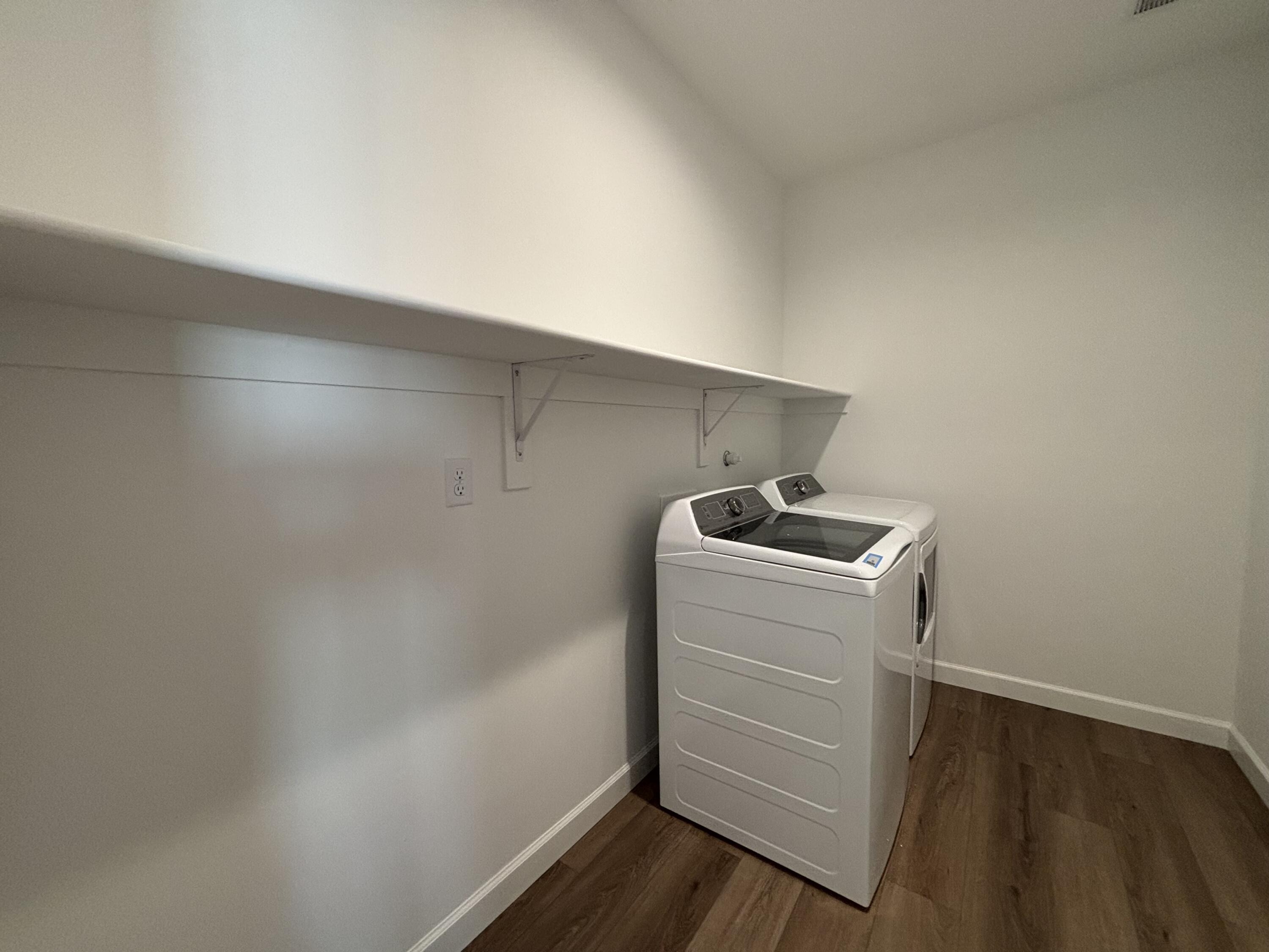 Photo 7 — 3124 Alicia Road NE