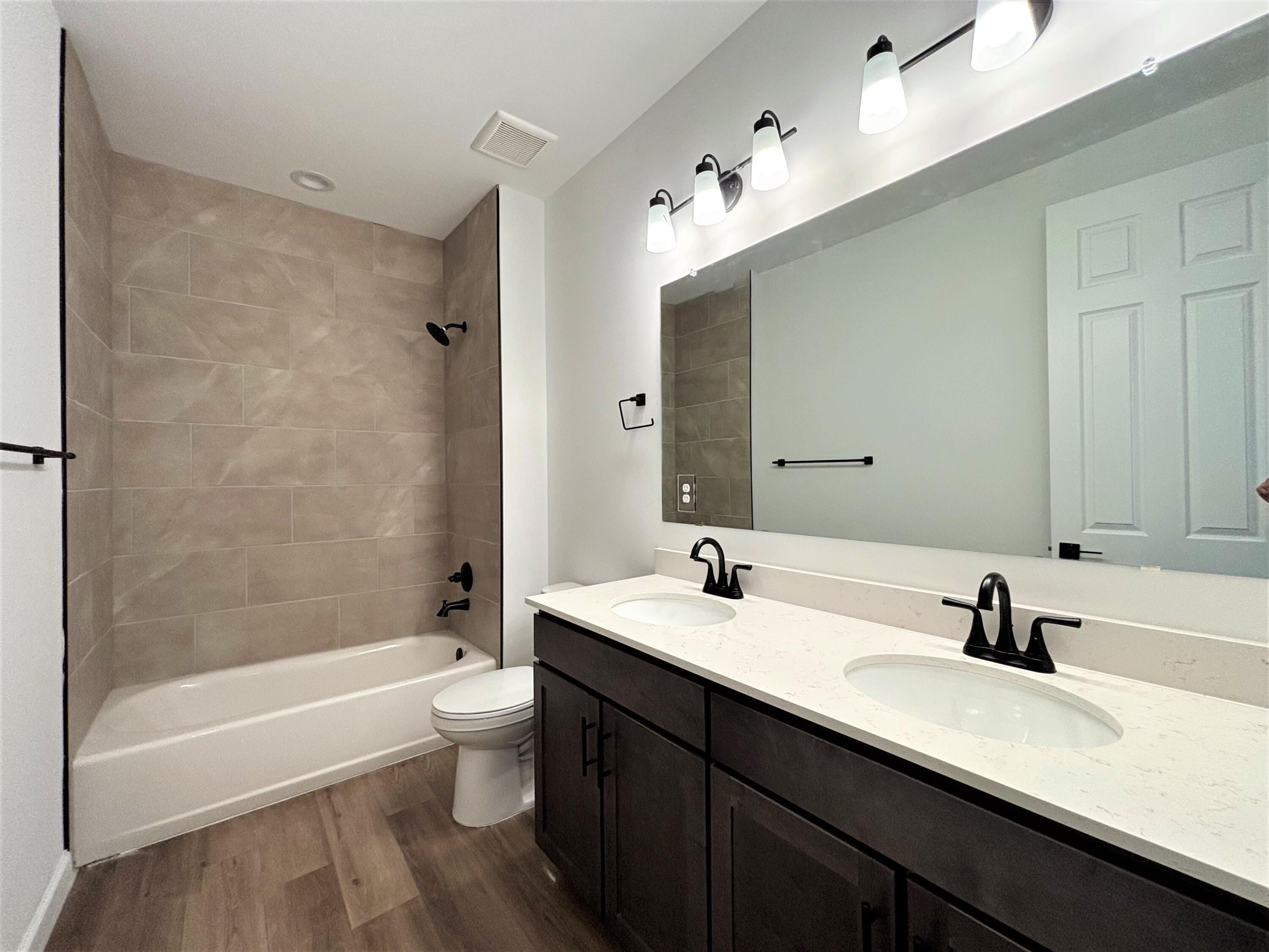 Photo 6 — 3124 Alicia Road NE