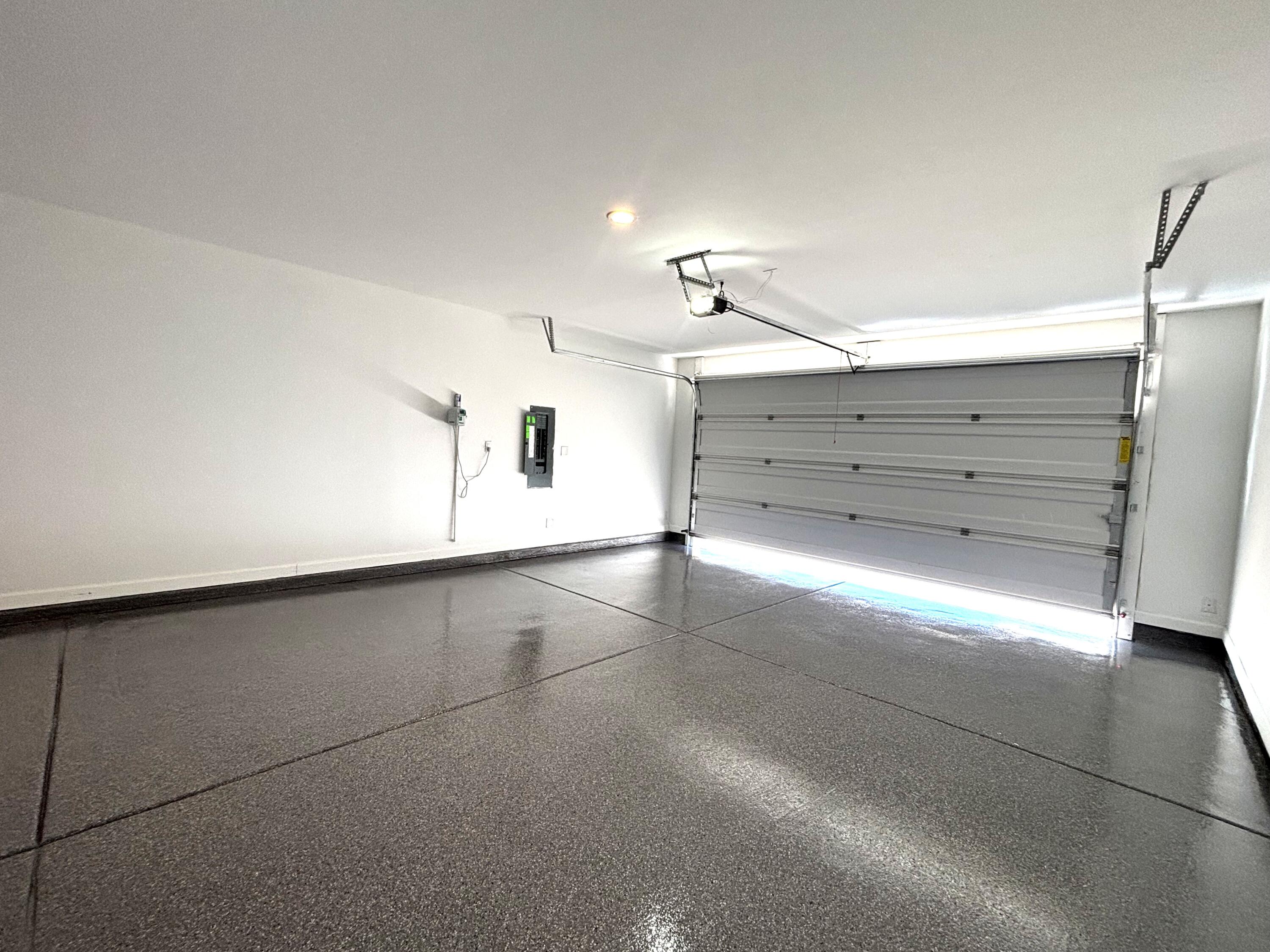 Photo 3 — 3124 Alicia Road NE