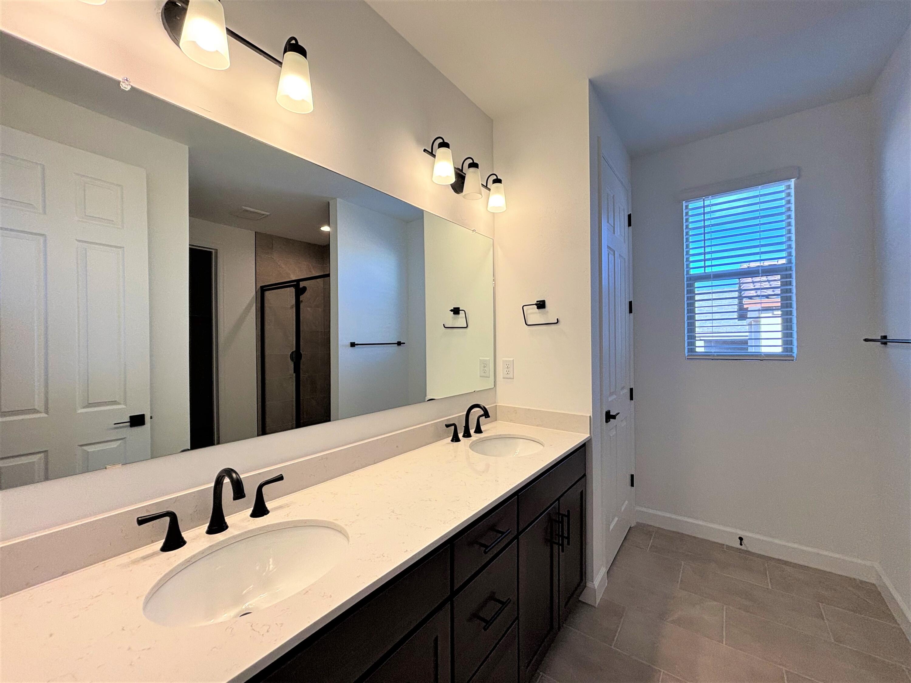 Photo 9 — 3124 Alicia Road NE
