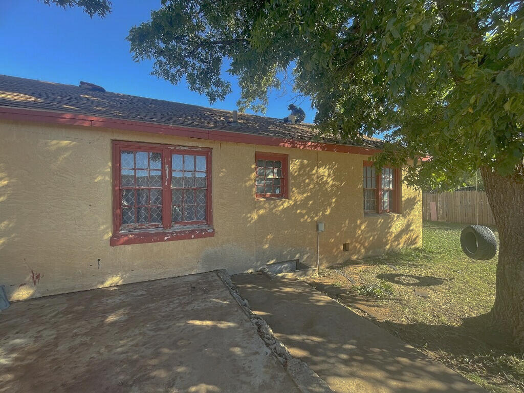 Photo 4 — 1100 S Prince Street