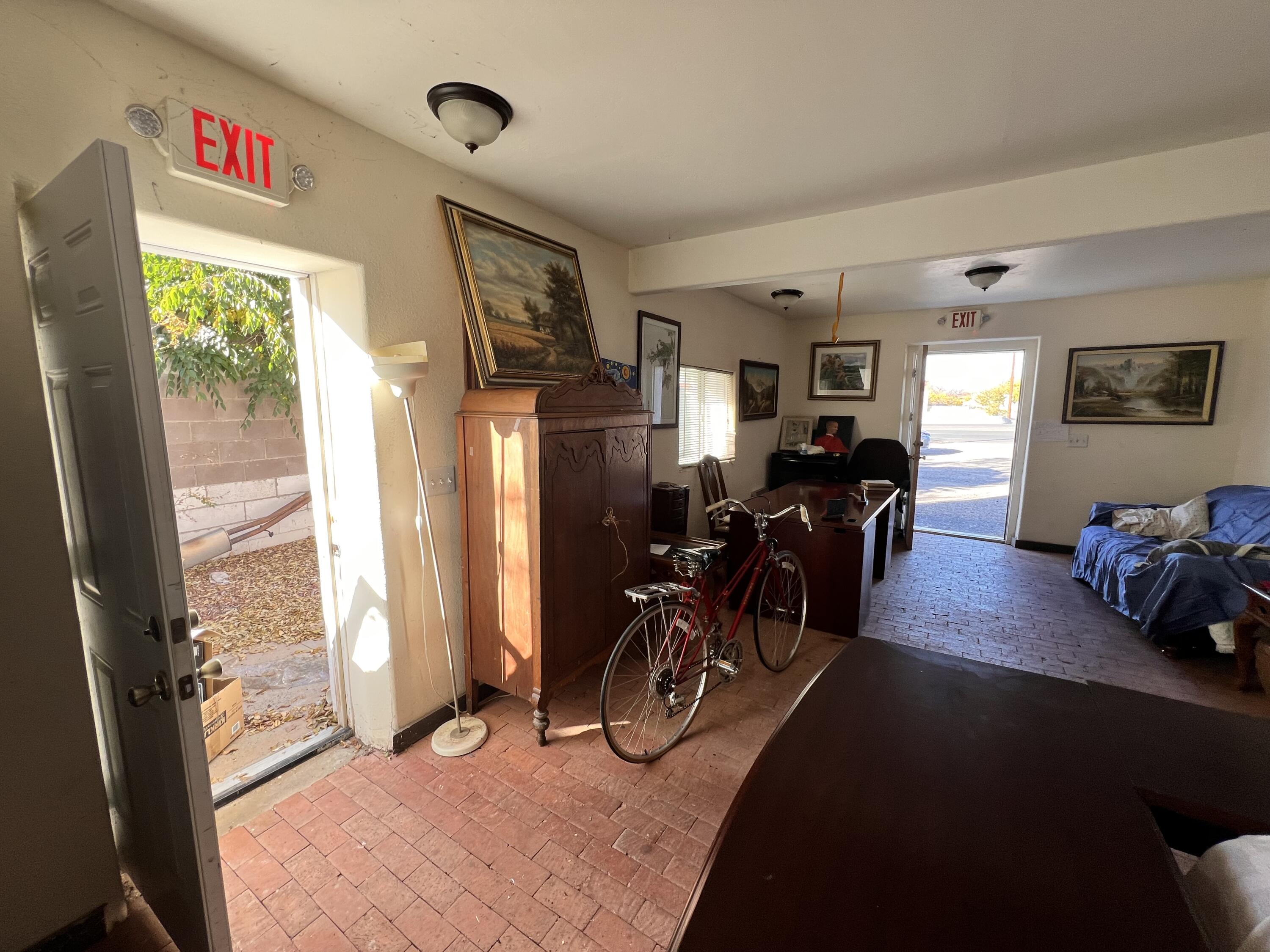 Photo 17 — 524 Gibson Boulevard SE