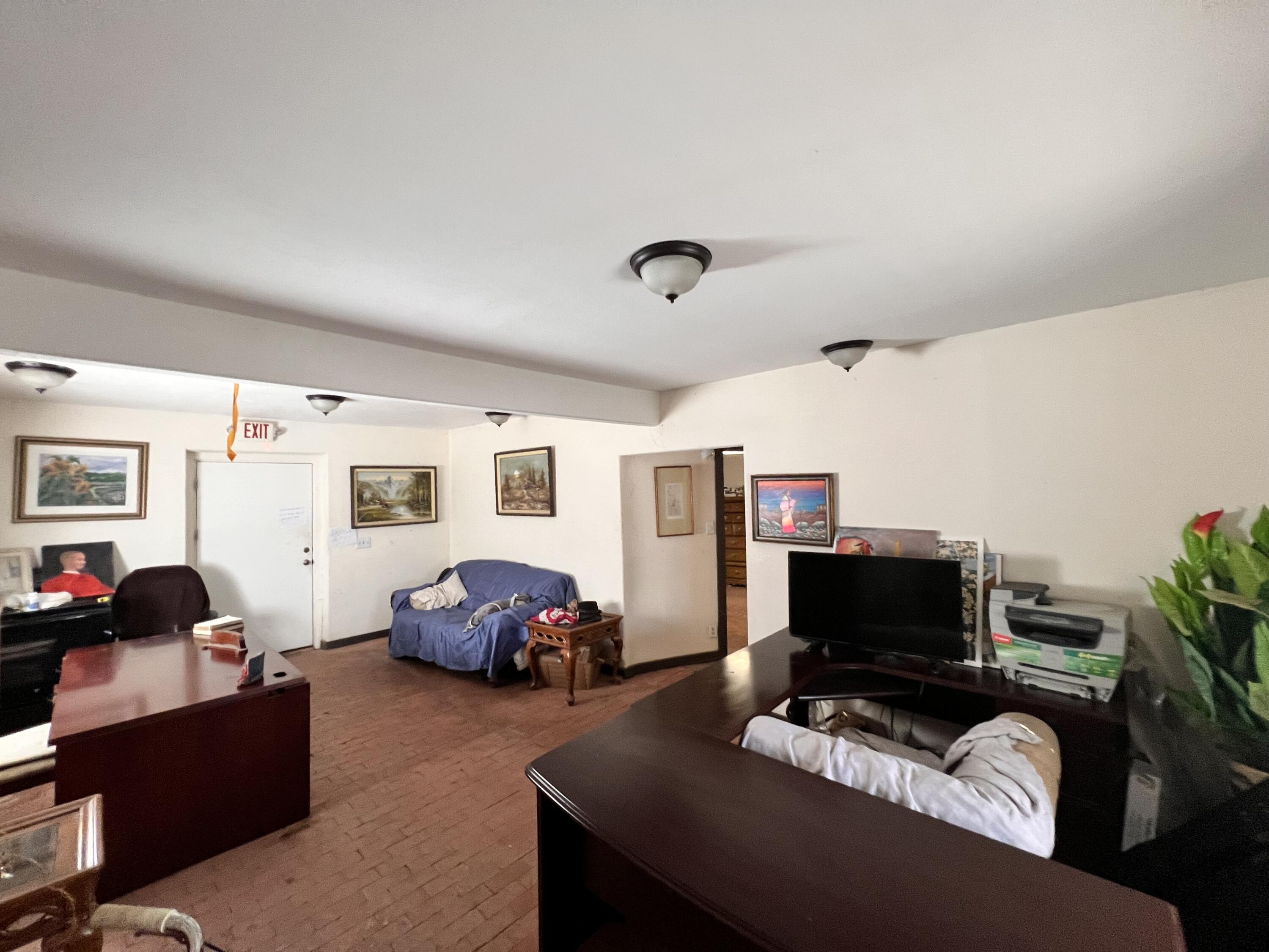 Photo 16 — 524 Gibson Boulevard SE
