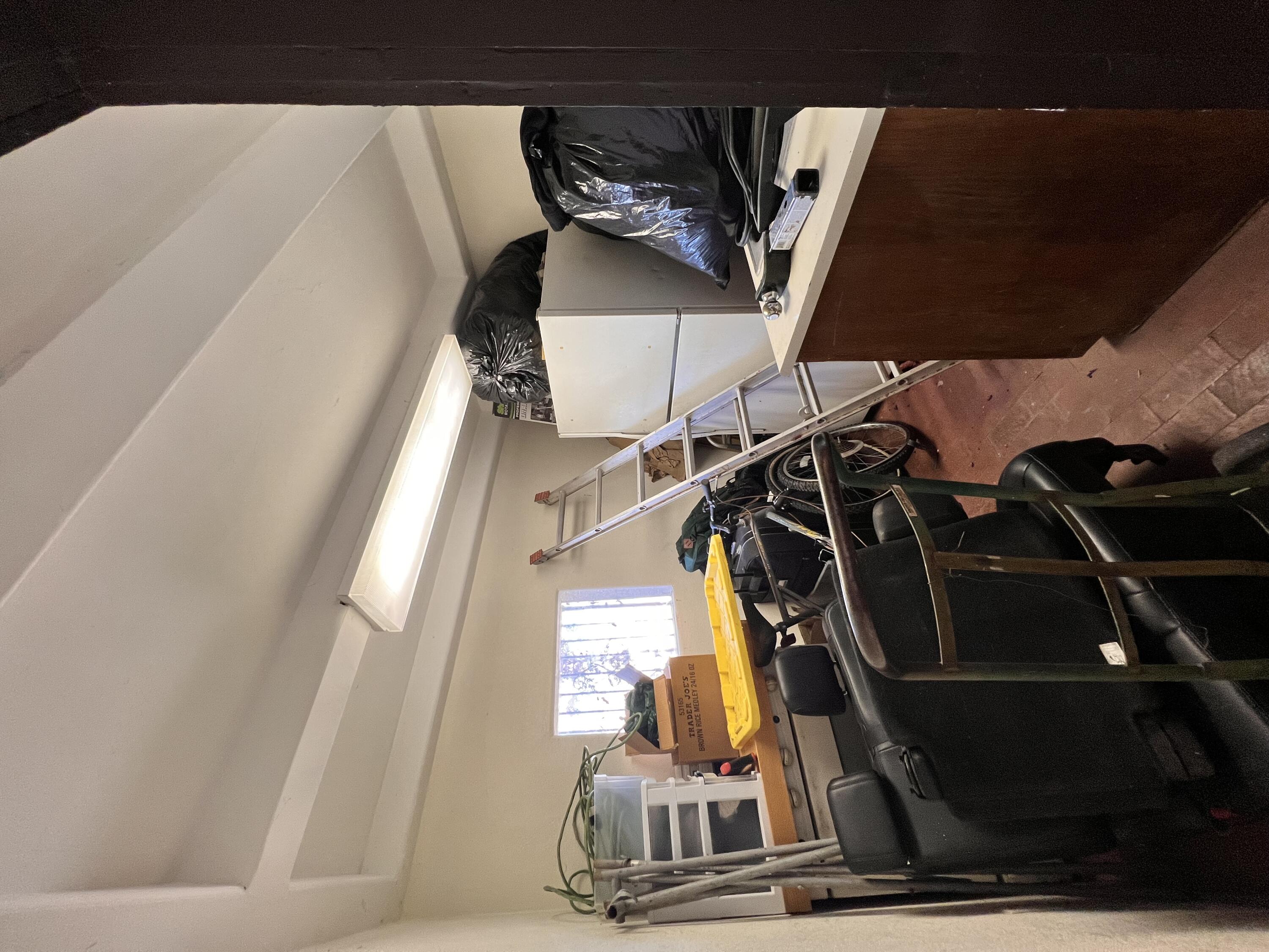 Photo 12 — 524 Gibson Boulevard SE