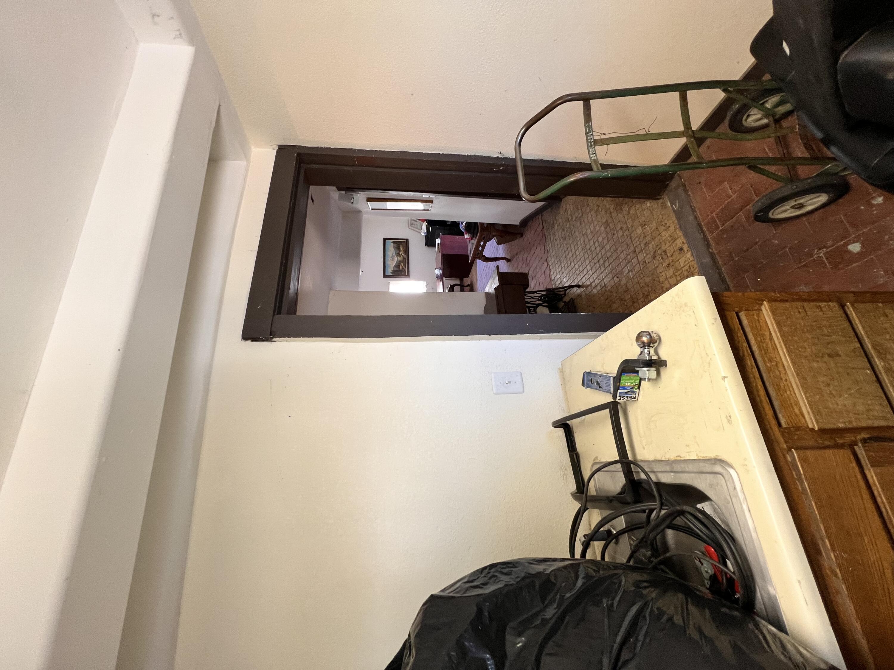 Photo 11 — 524 Gibson Boulevard SE