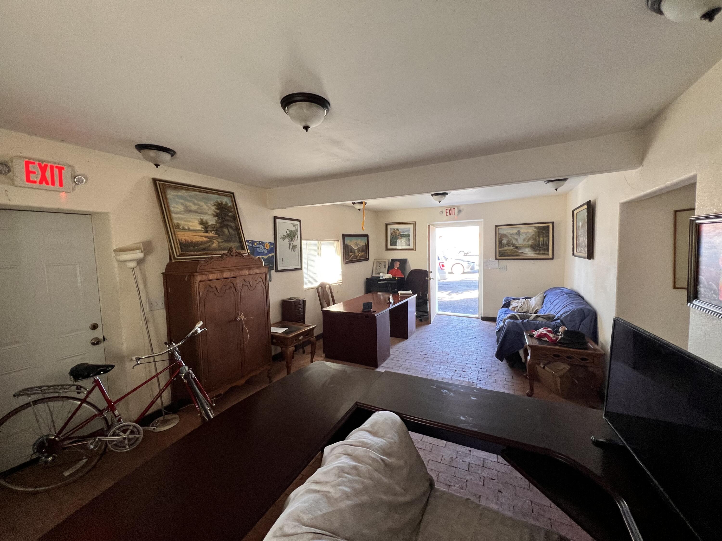 Photo 18 — 524 Gibson Boulevard SE