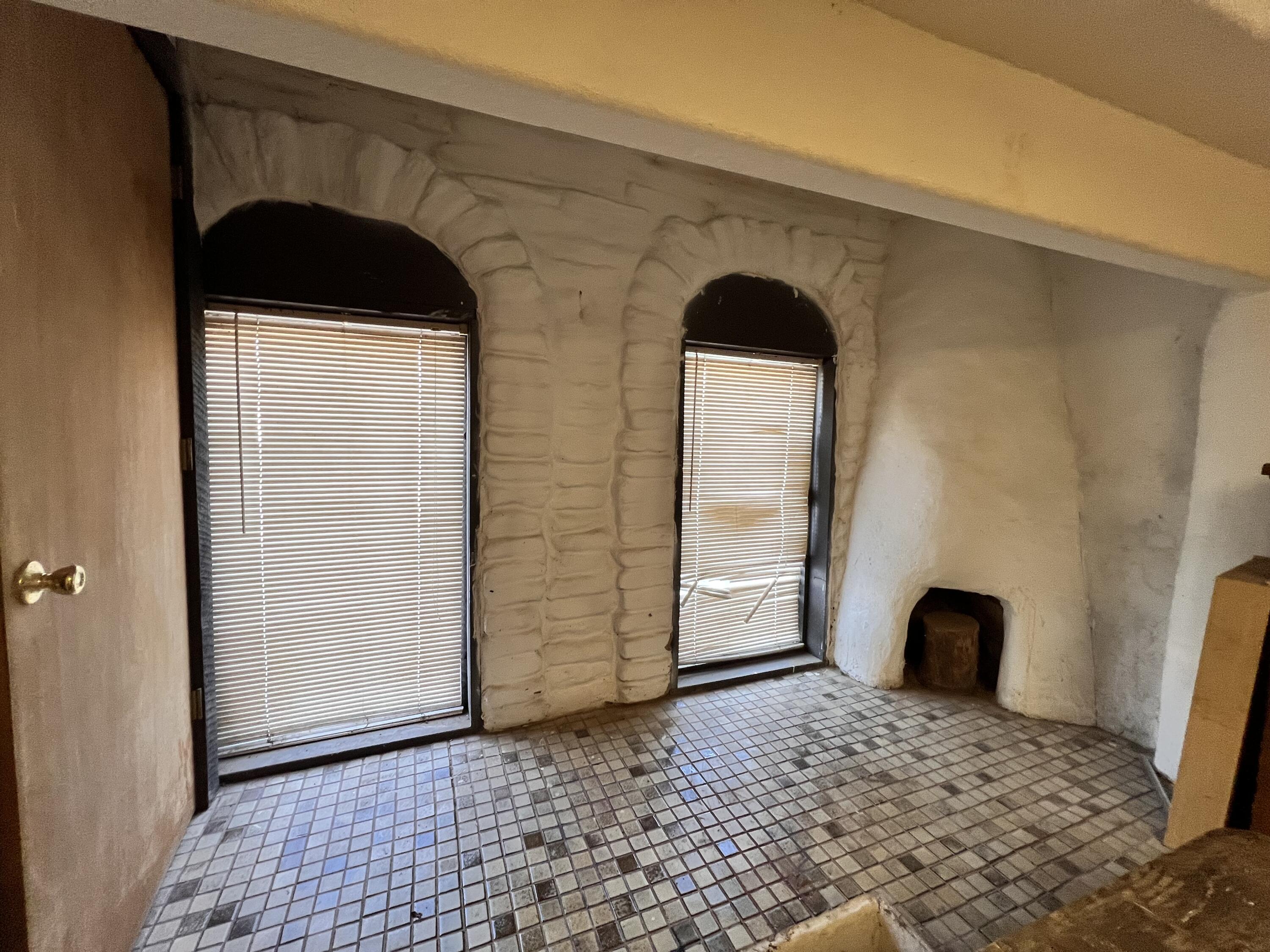 Photo 3 — 524 Gibson Boulevard SE
