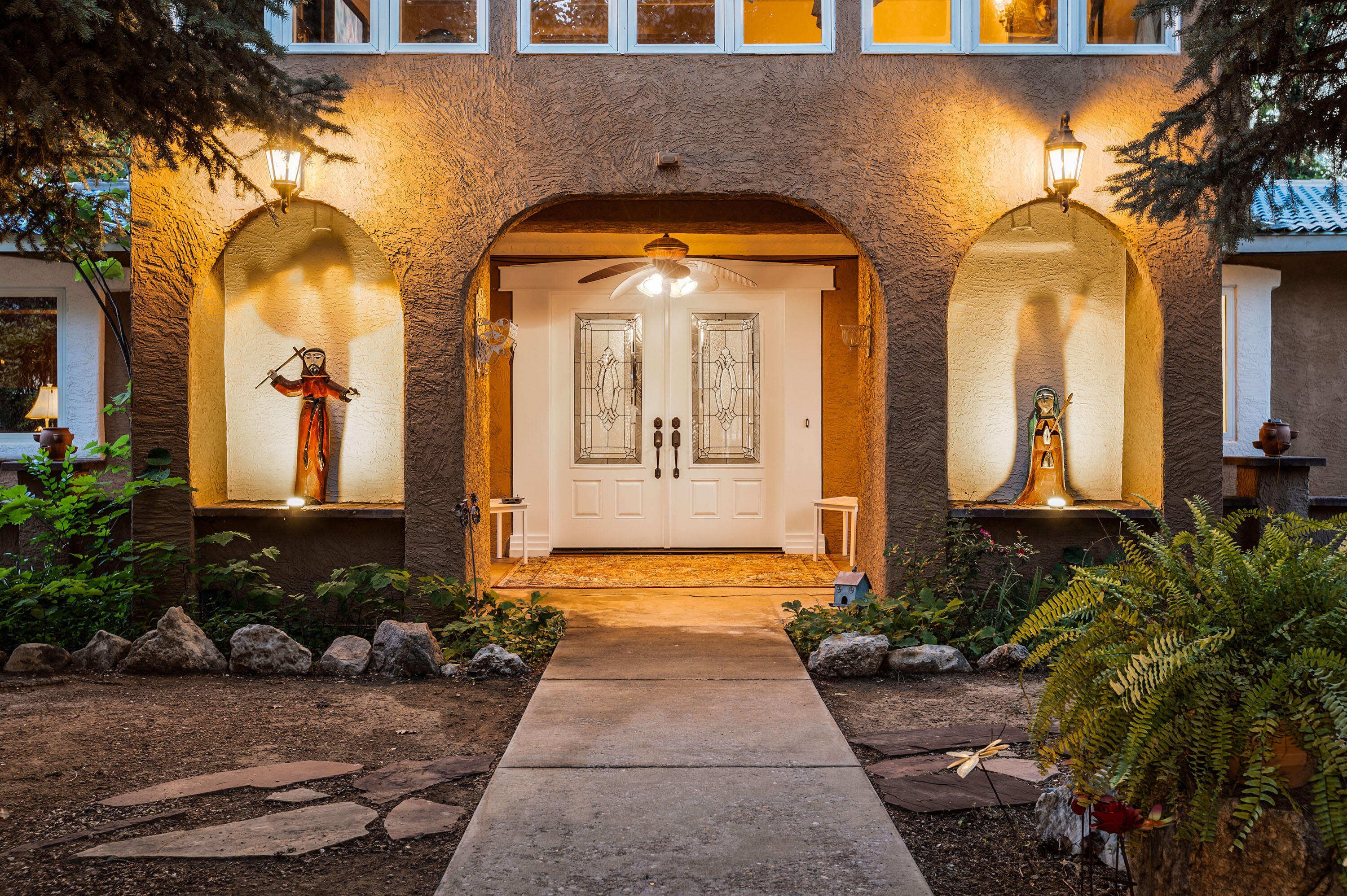 Photo 16 — 9707 Rio Grande Boulevard NW