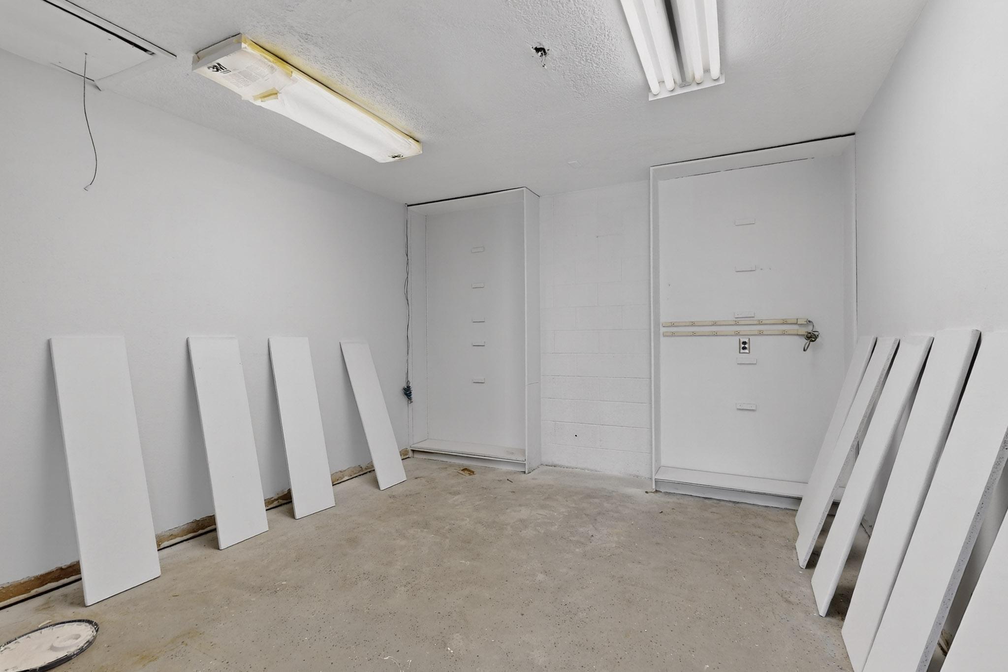 Photo 16 — 2105 Aztec Road NE