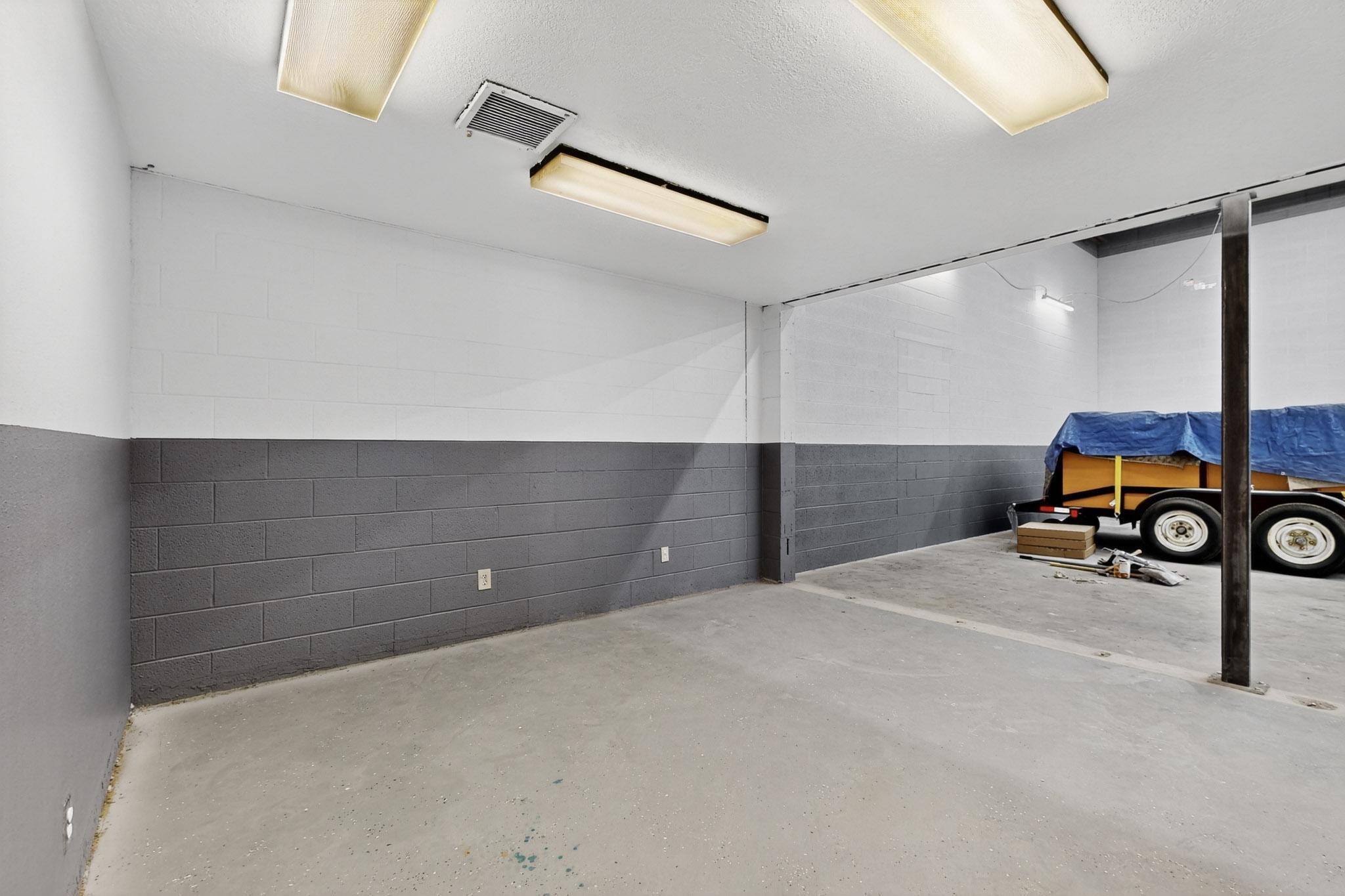 Photo 12 — 2105 Aztec Road NE