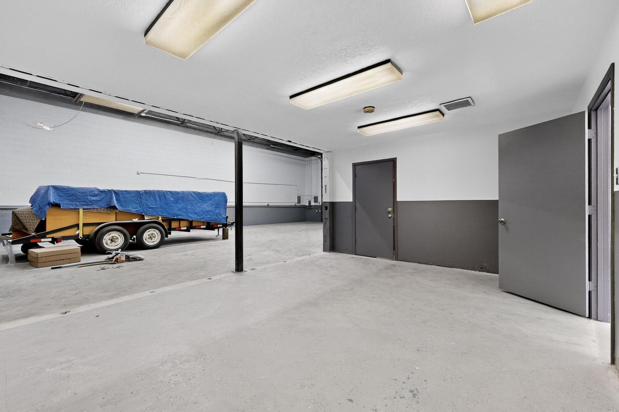 Photo 11 — 2105 Aztec Road NE