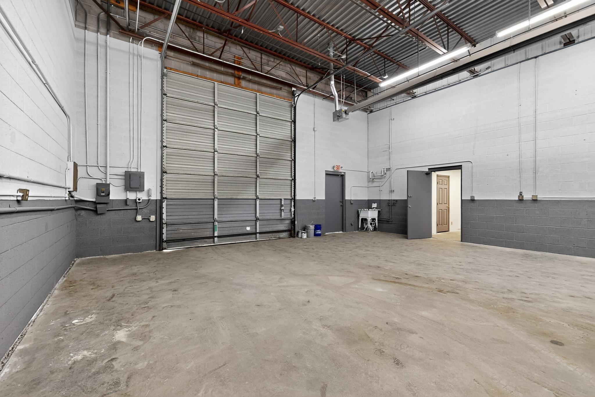 Photo 6 — 2105 Aztec Road NE