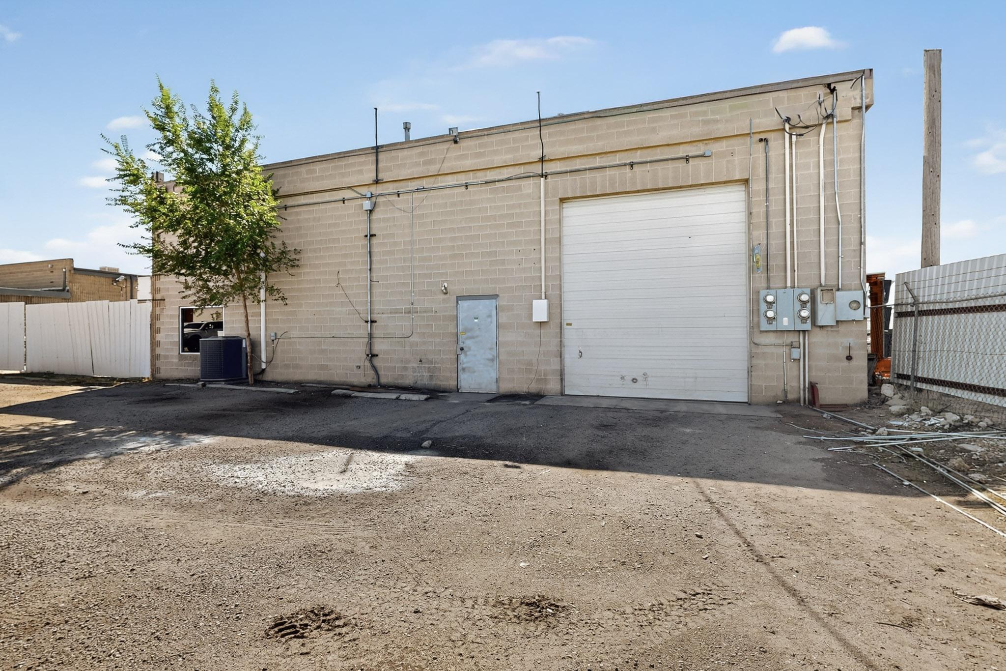 Photo 2 — 2105 Aztec Road NE