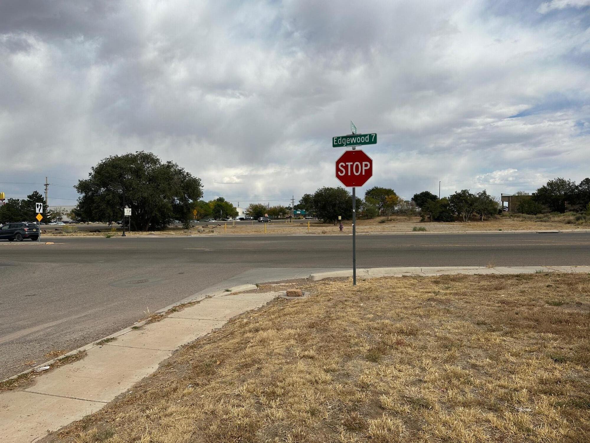 Photo 5 — 12 Edgewood 7 Road