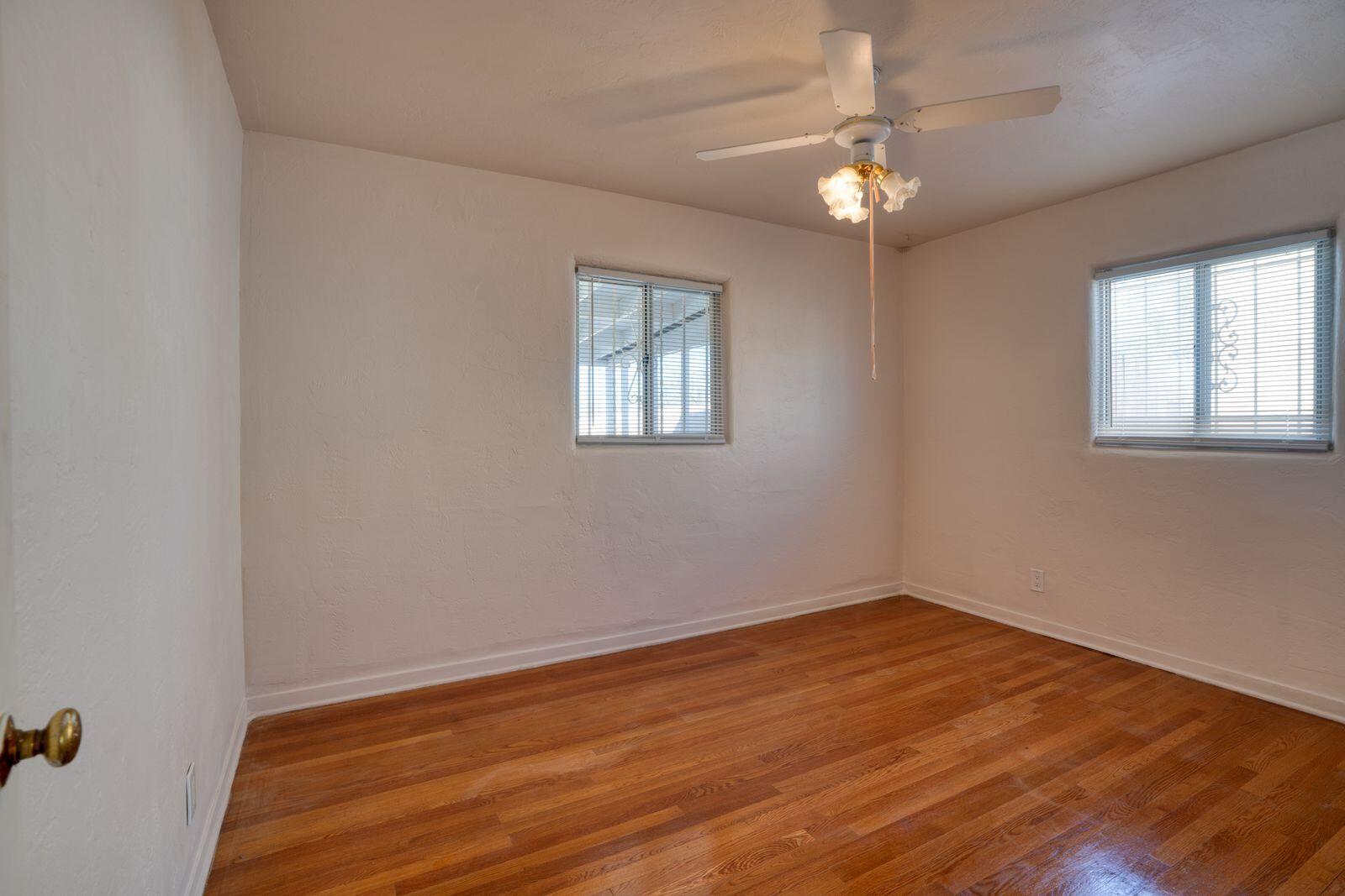 Photo 8 — 825 Dakota Street SE