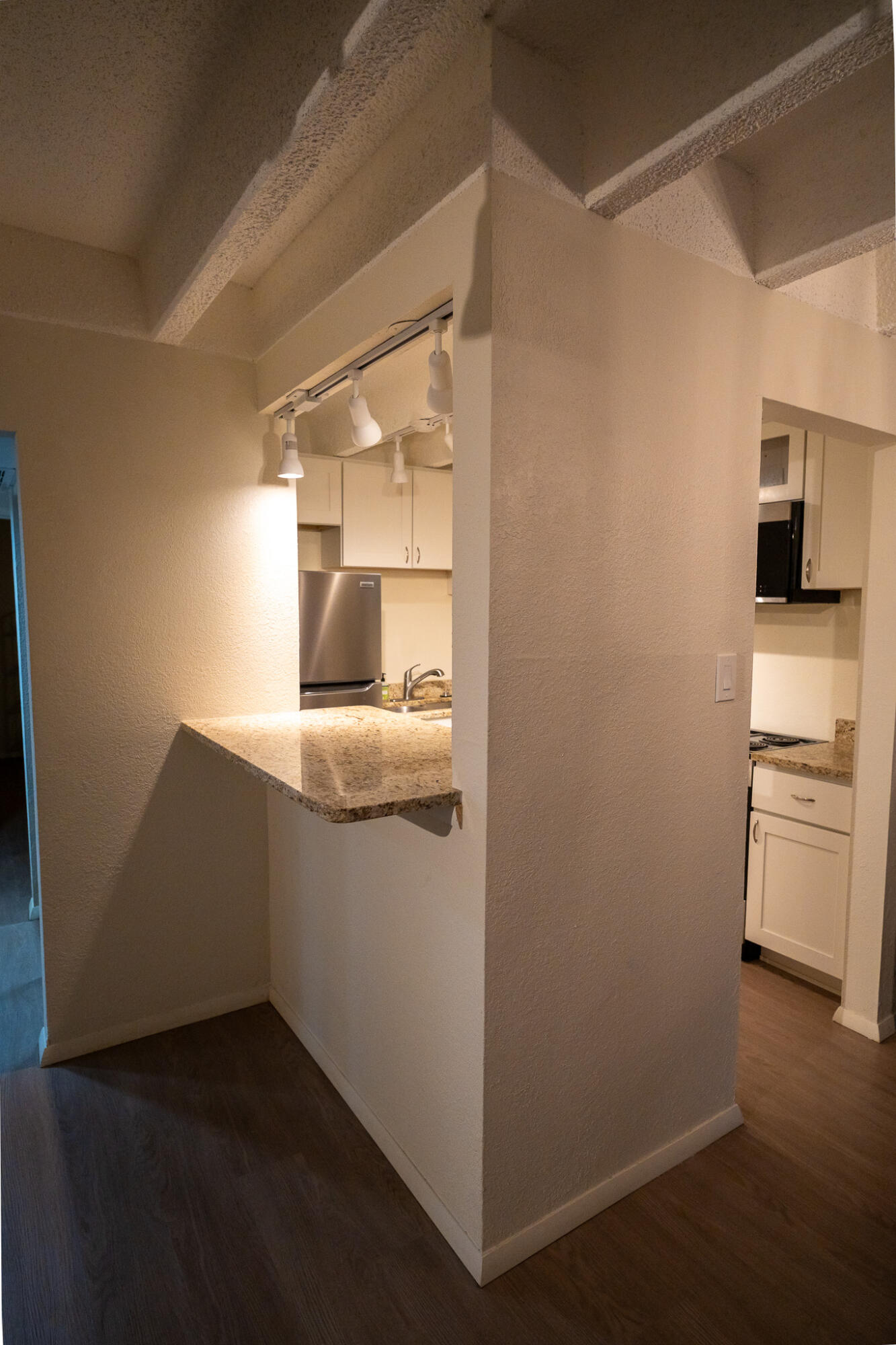 Photo 2 — 1100 Alvarado Drive SE APT 108