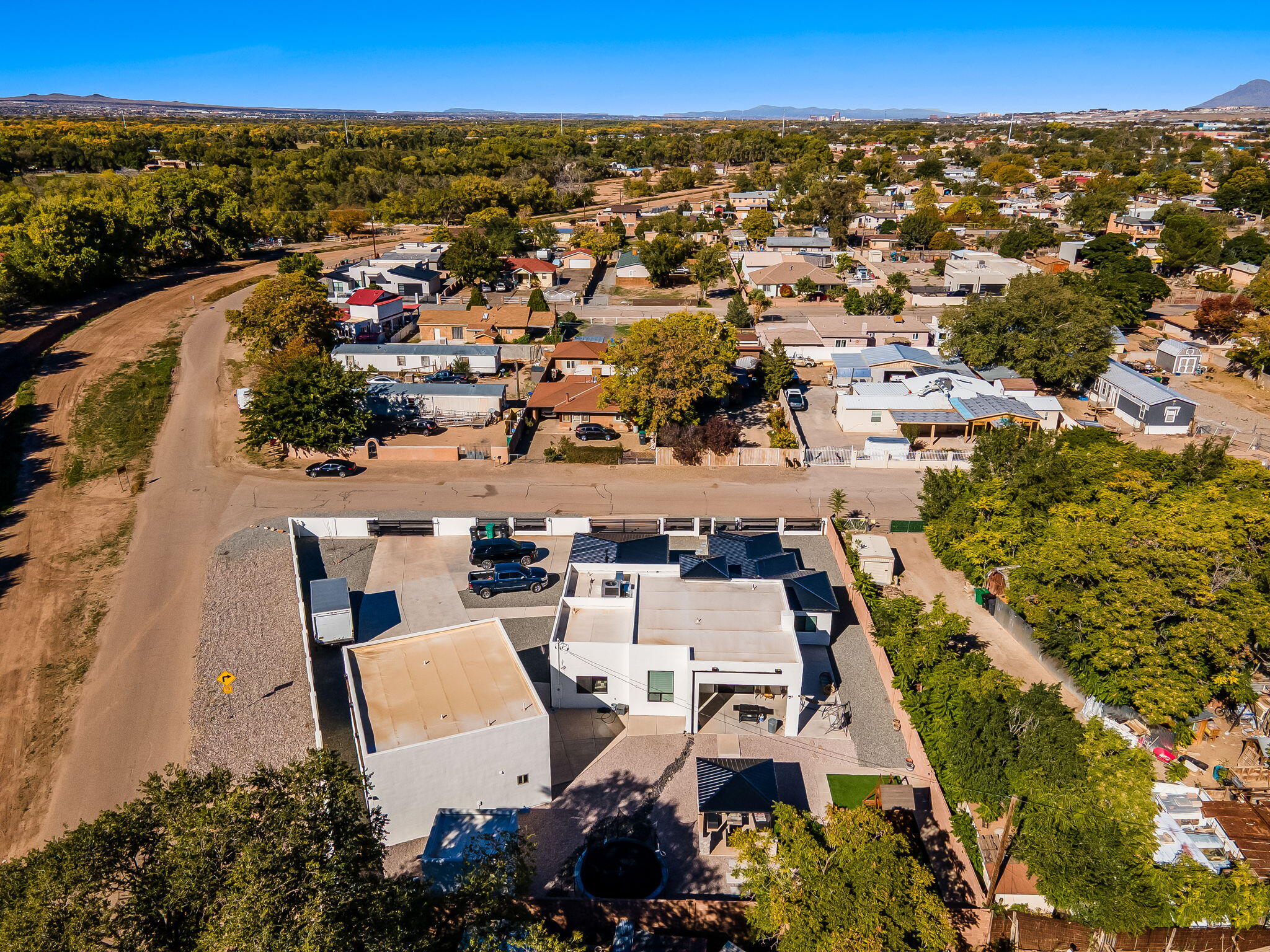 Photo 5 — 328 Camino Siete Road SW