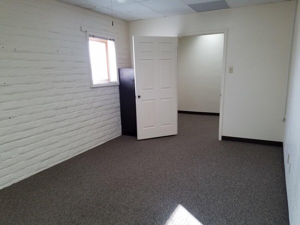 Photo 11 — 1101 Cardenas Drive NE 206