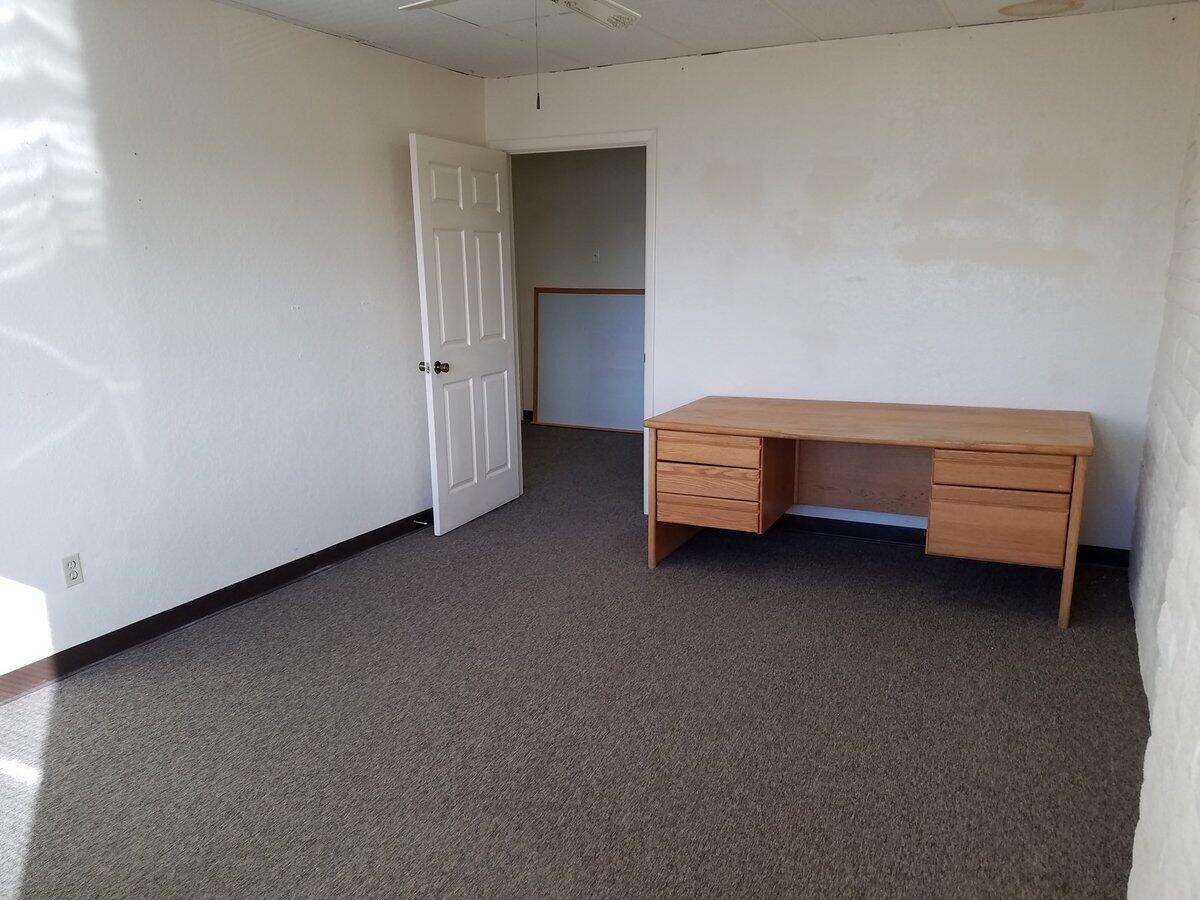 Photo 9 — 1101 Cardenas Drive NE 206