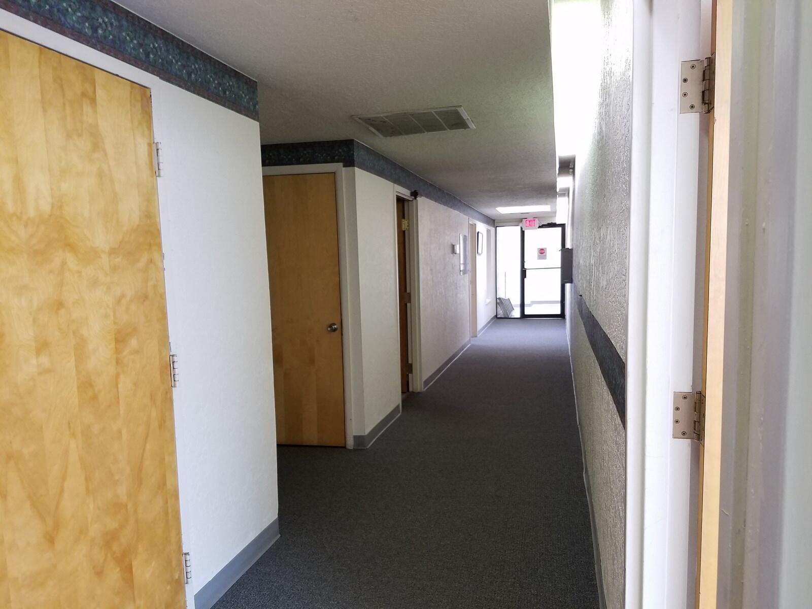 Photo 18 — 1101 Cardenas Drive NE 206