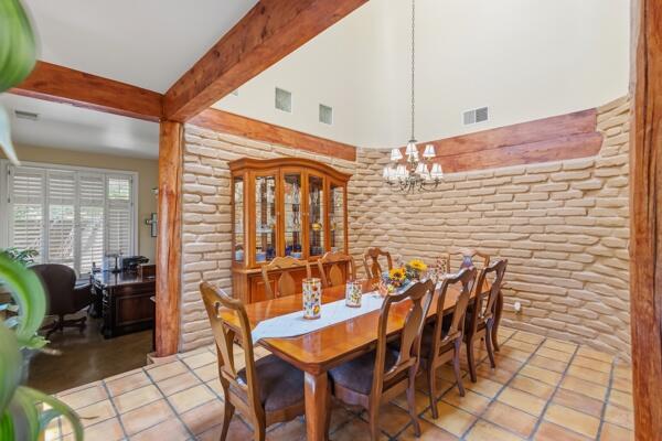 Photo 17 — 7431 Rio Grande Boulevard NW