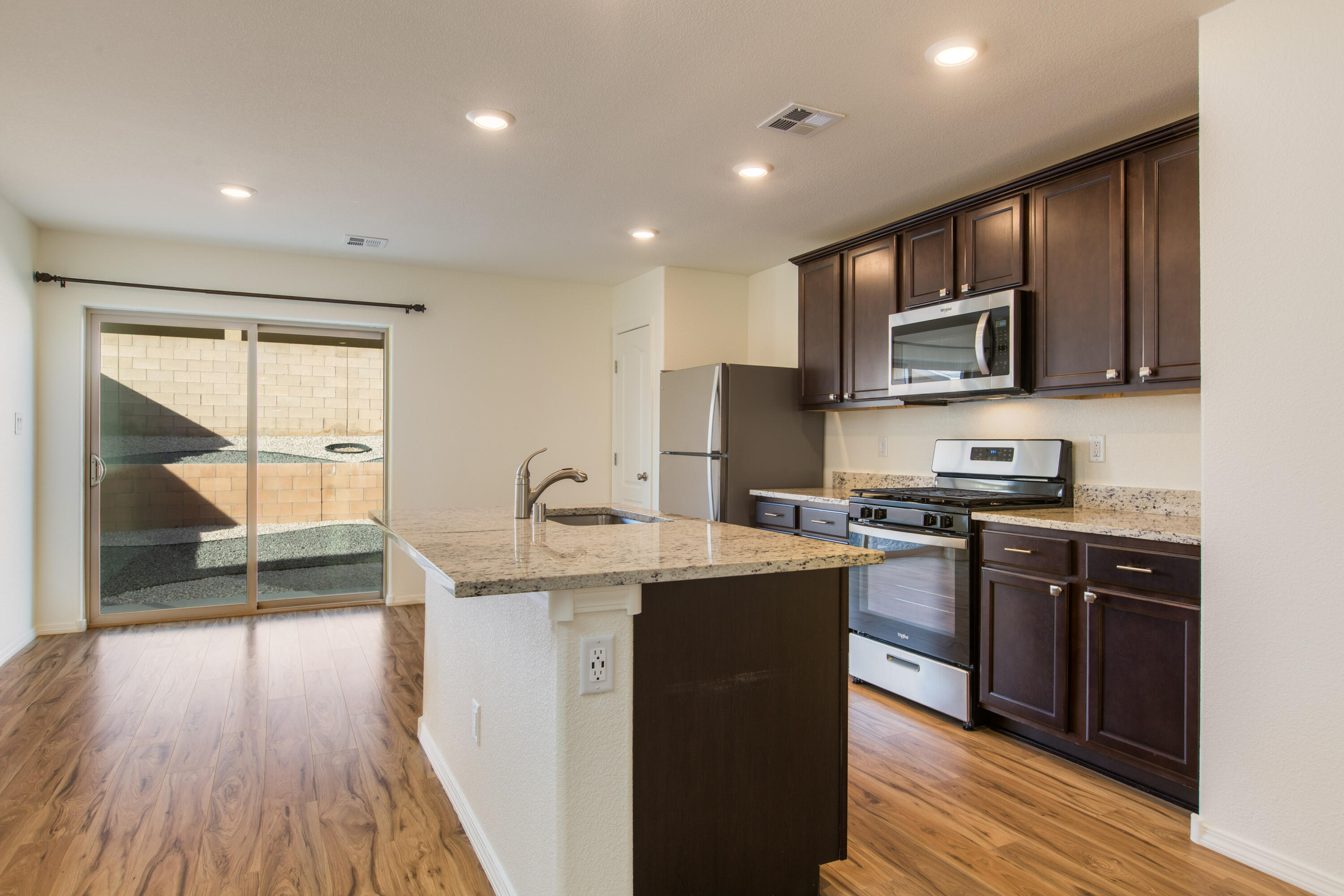 Photo 3 — 456 Chafey Drive SW