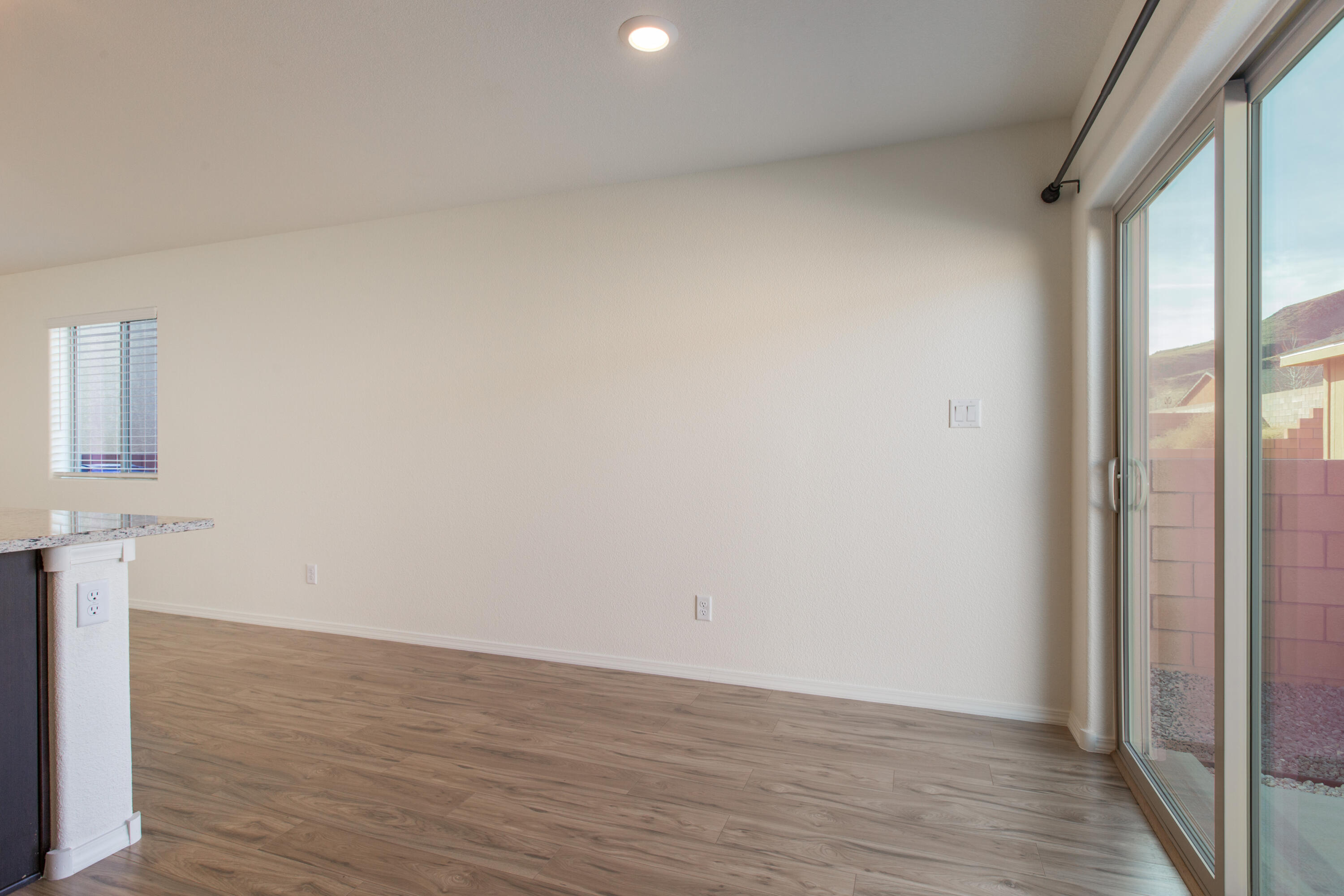 Photo 7 — 456 Chafey Drive SW