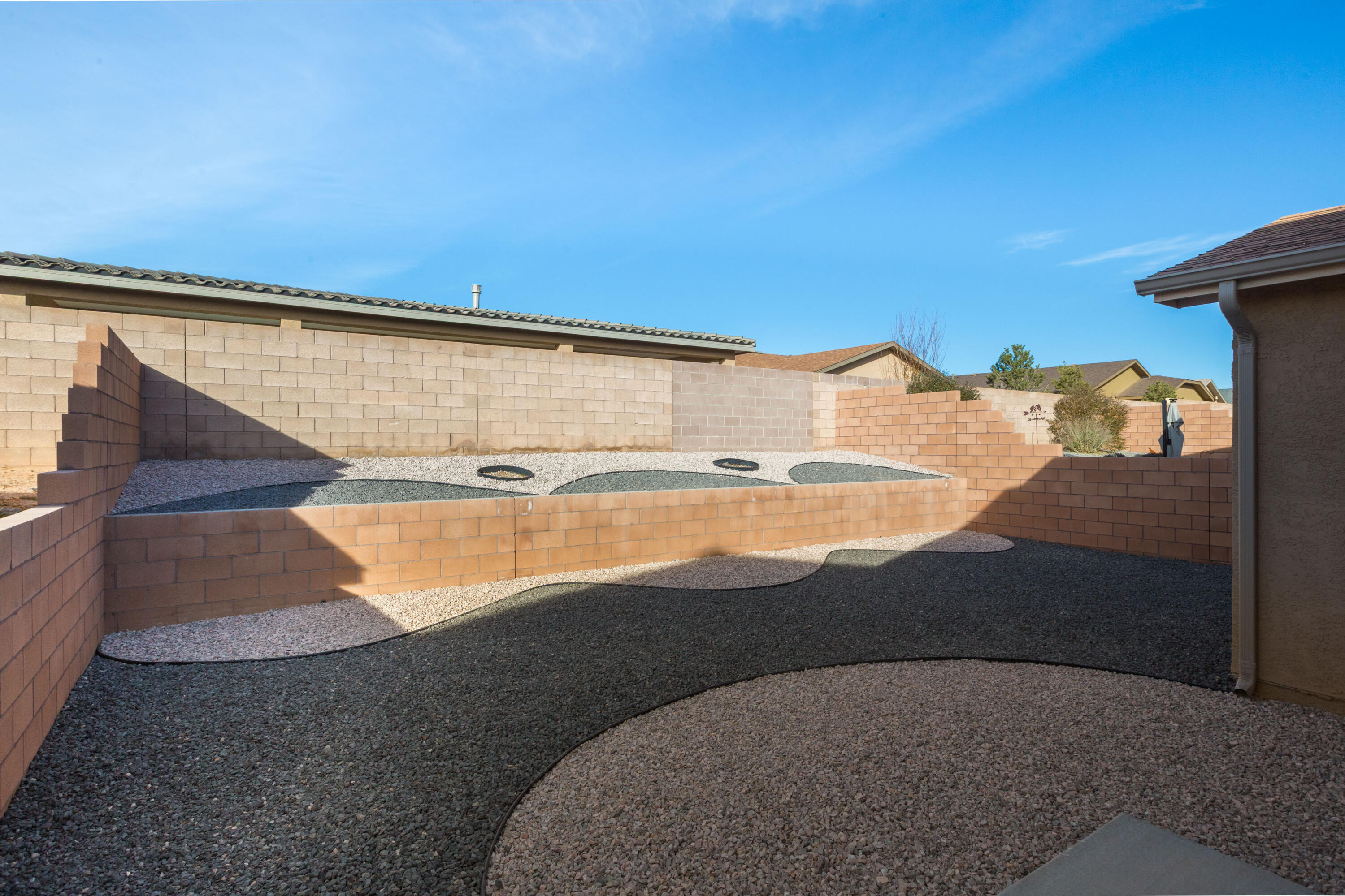 Photo 19 — 456 Chafey Drive SW