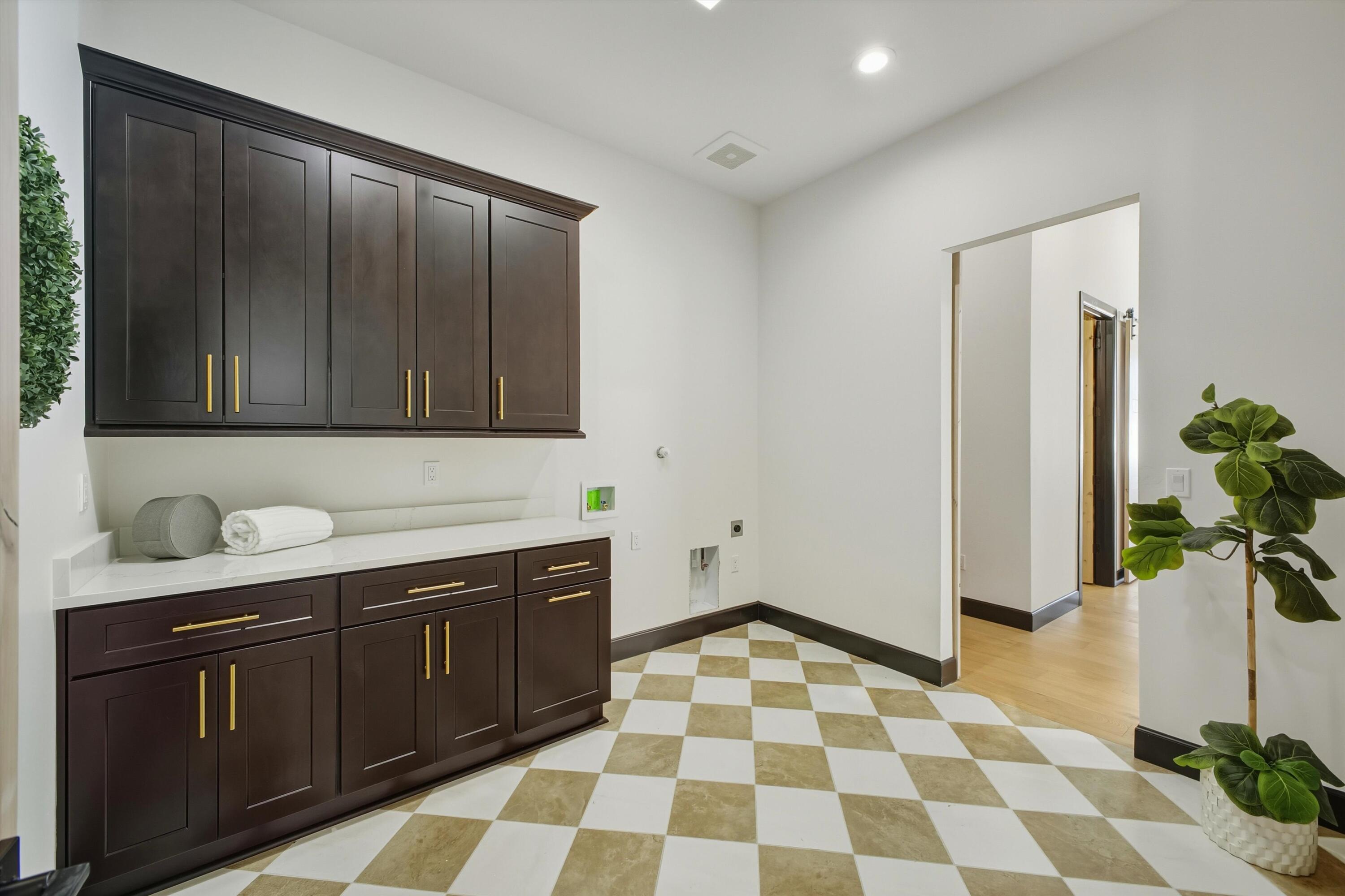 Photo 12 — 11704 Anaheim Avenue NE