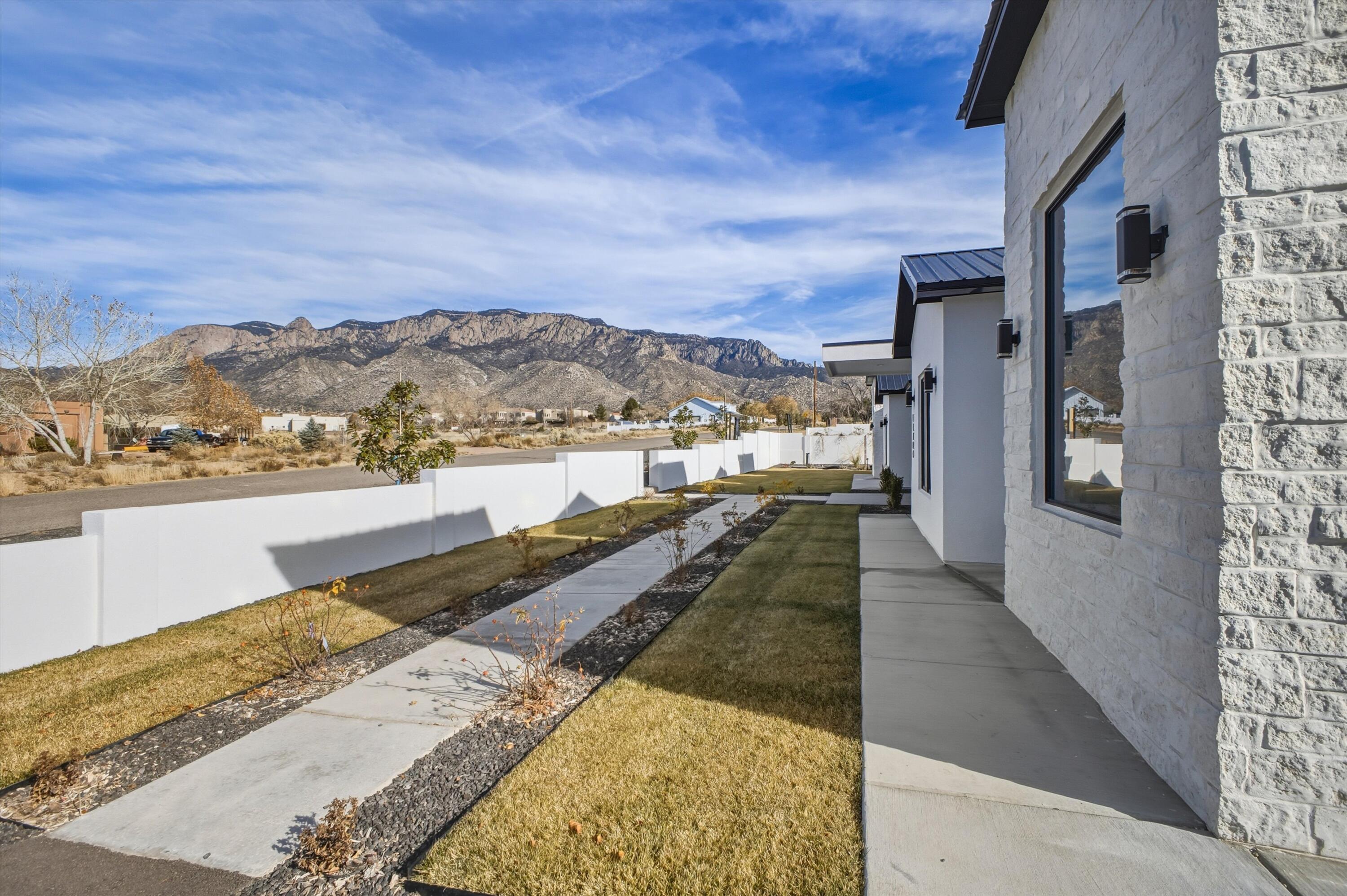 Photo 18 — 11704 Anaheim Avenue NE