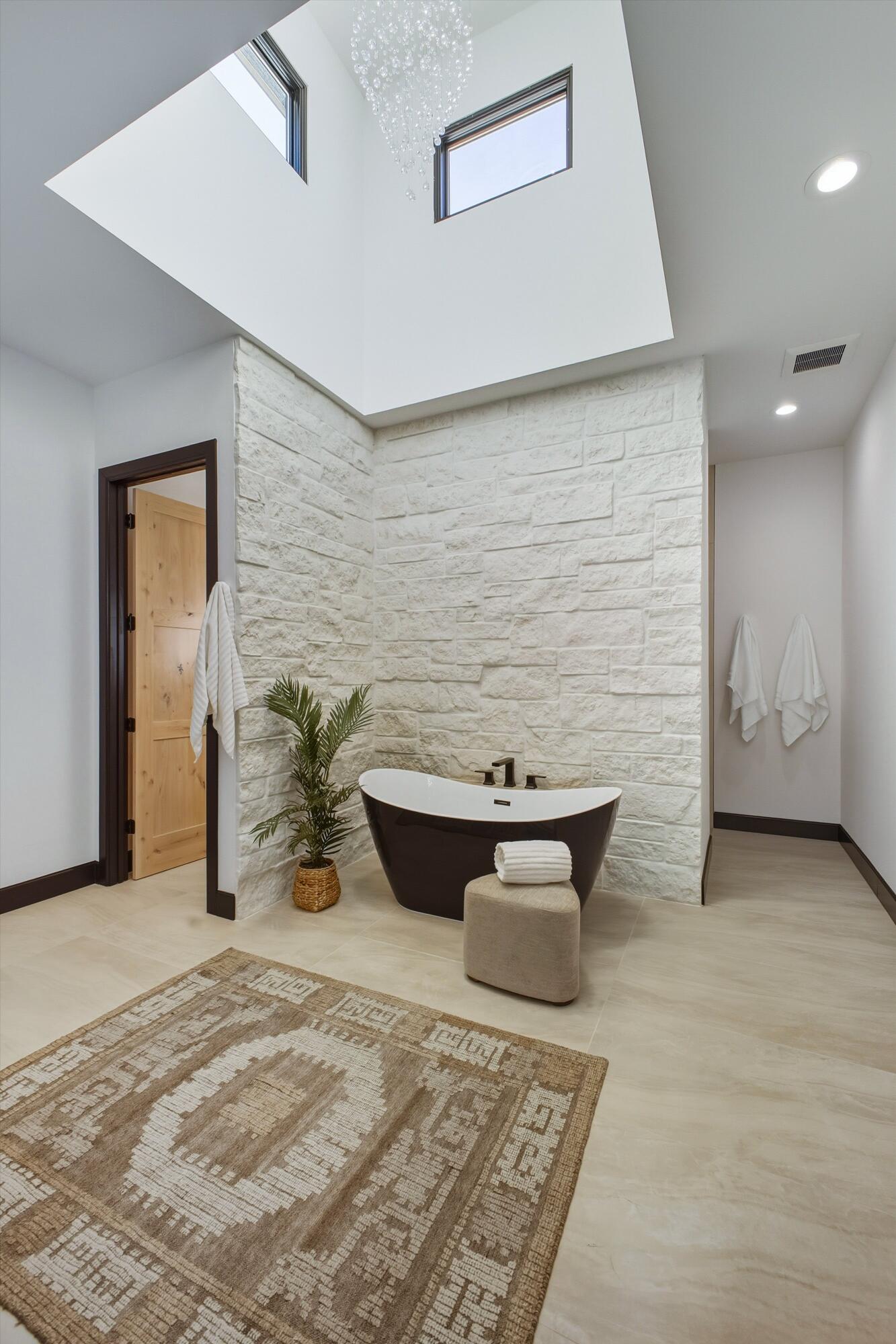 Photo 2 — 11704 Anaheim Avenue NE