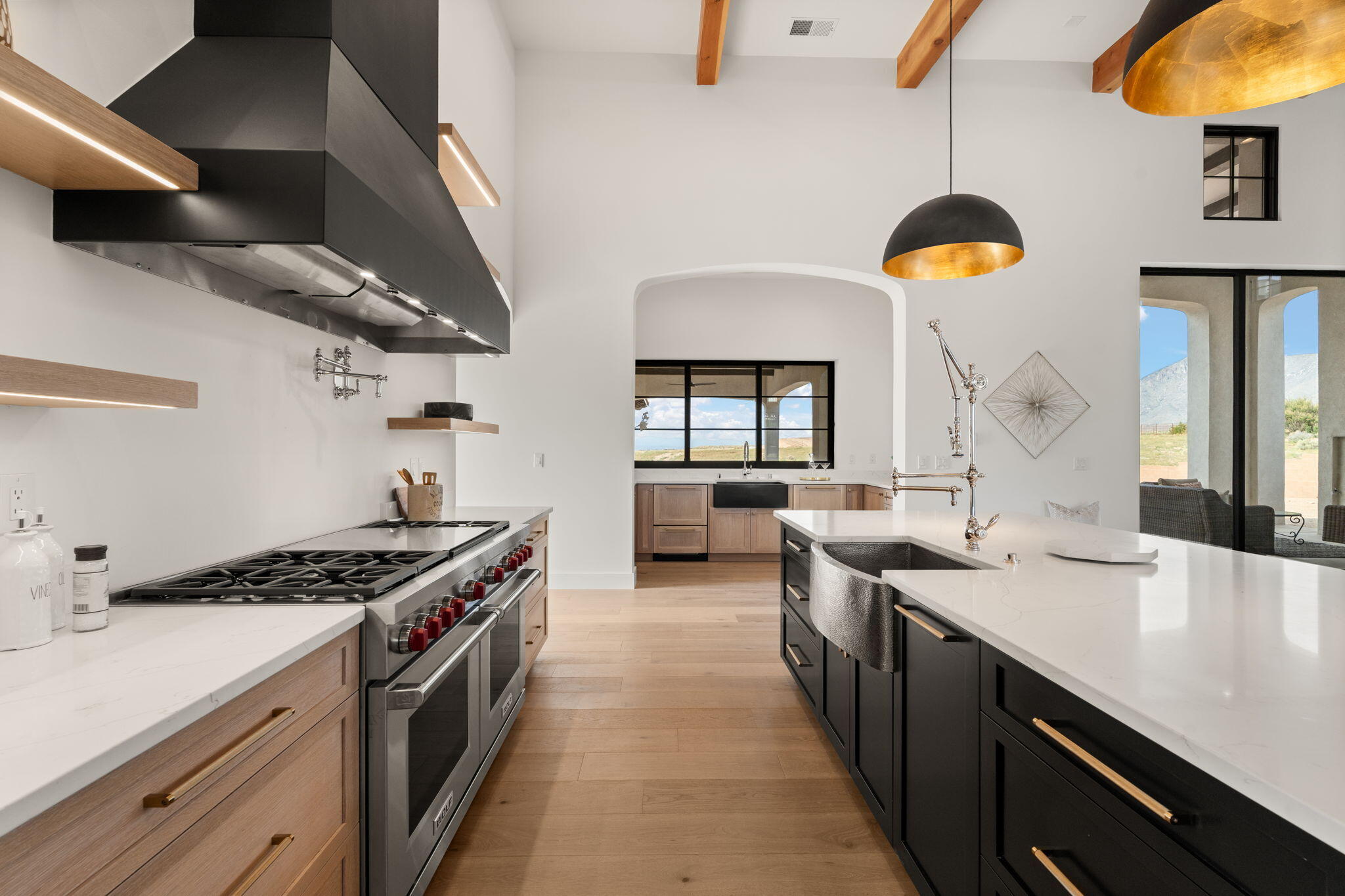 Photo 4 — 8601 Beverly Hills Avenue NE