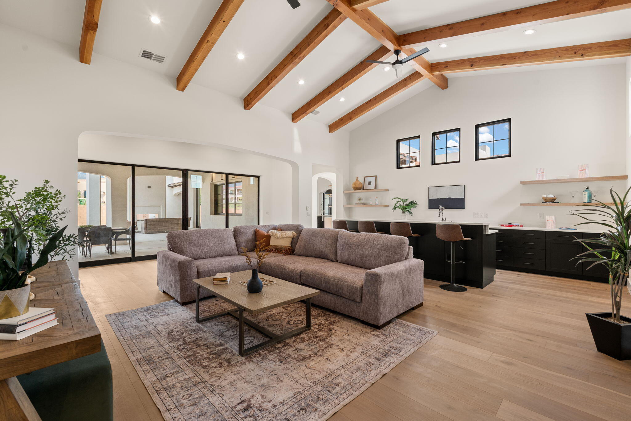 Photo 11 — 8601 Beverly Hills Avenue NE
