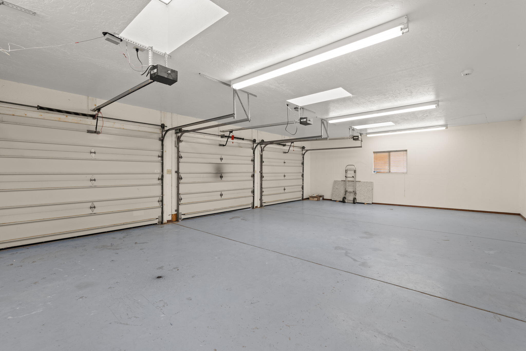 Photo 11 — 1504 N Lucyle Place NW