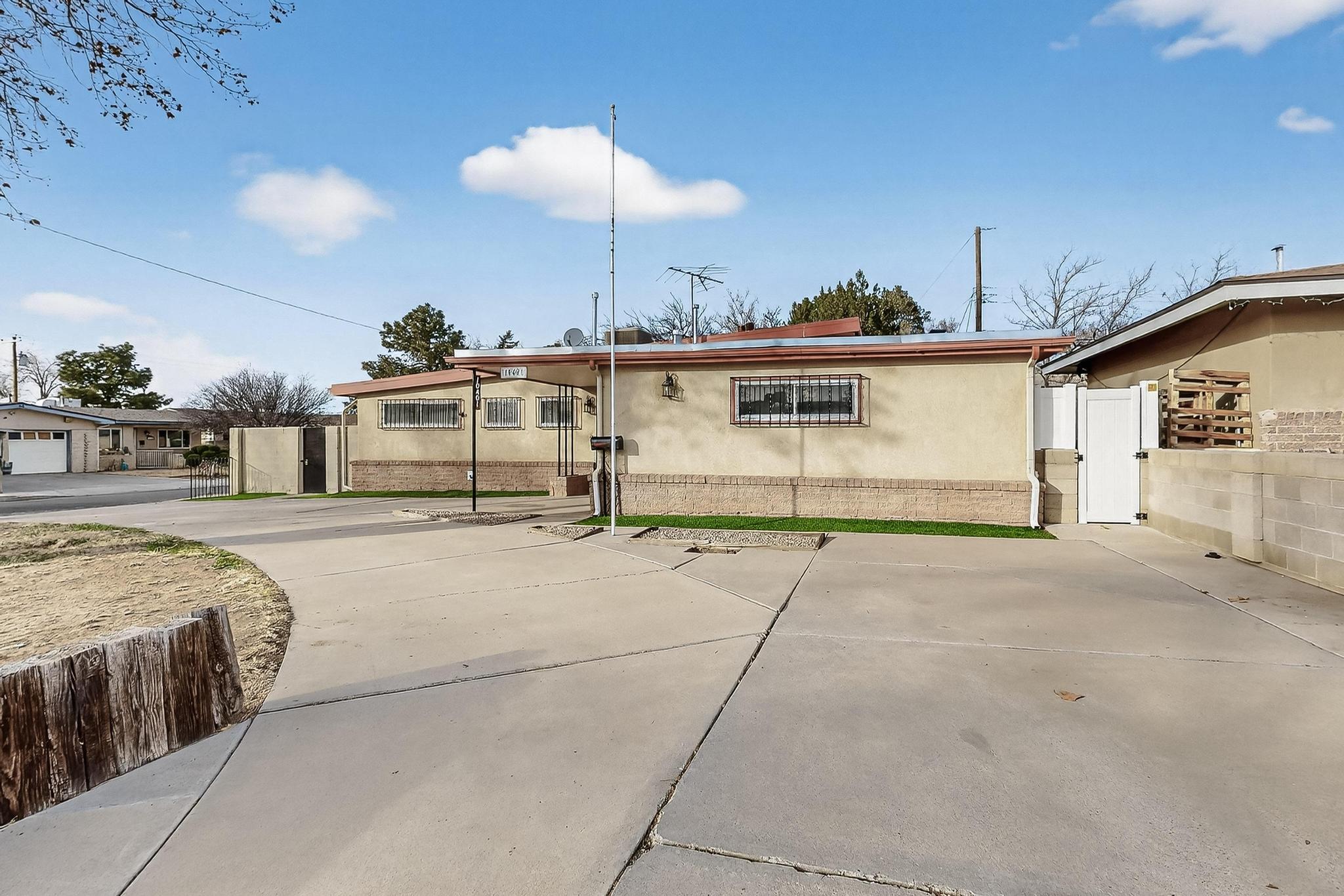 Photo 5 — 10401 Princess Jeanne Avenue NE
