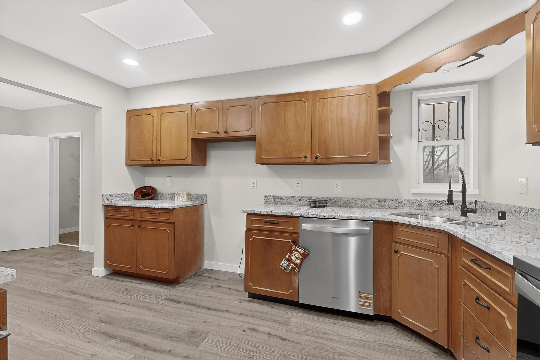 Photo 18 — 10401 Princess Jeanne Avenue NE