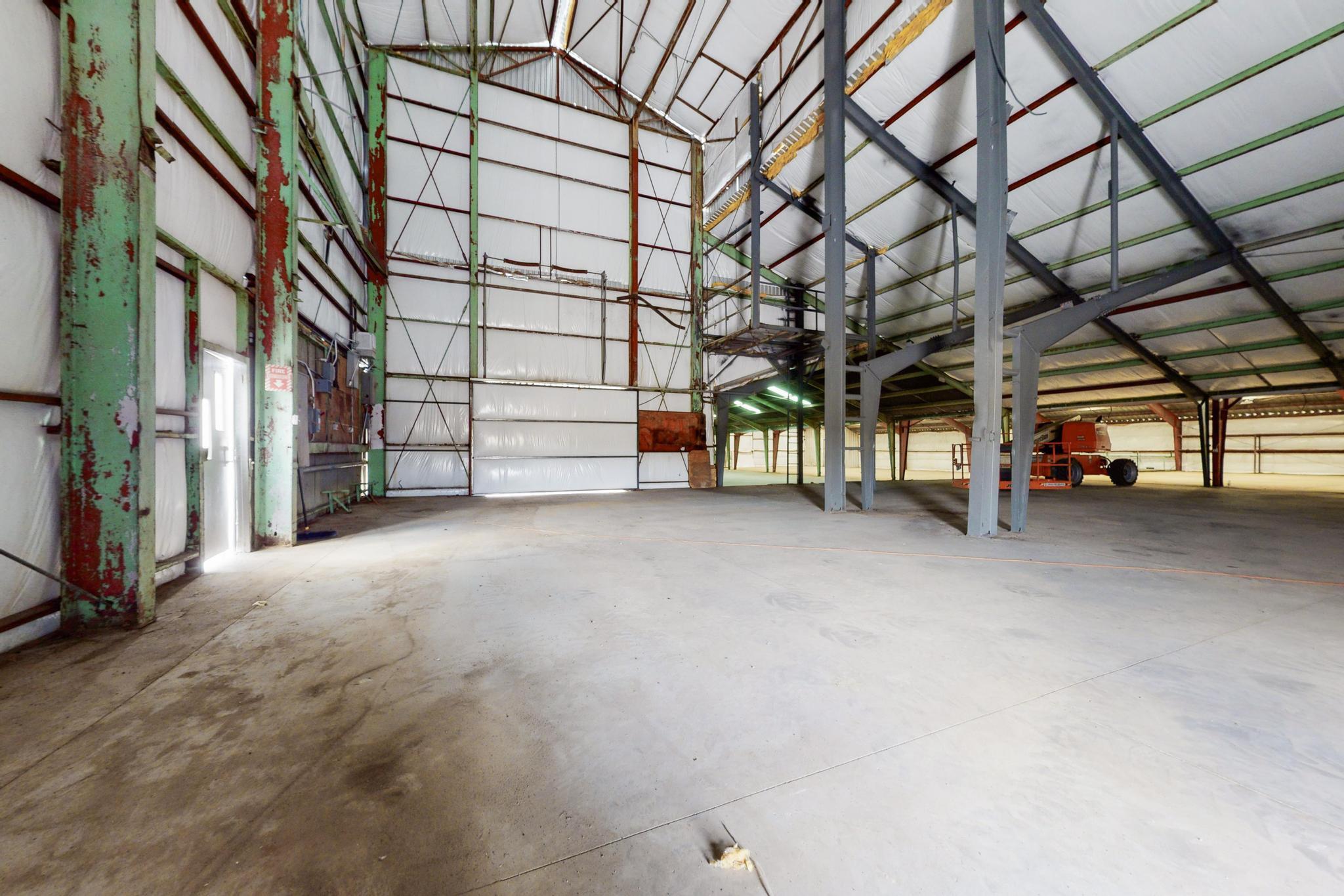 Photo 3 — 8000 Broadway Boulevard SE