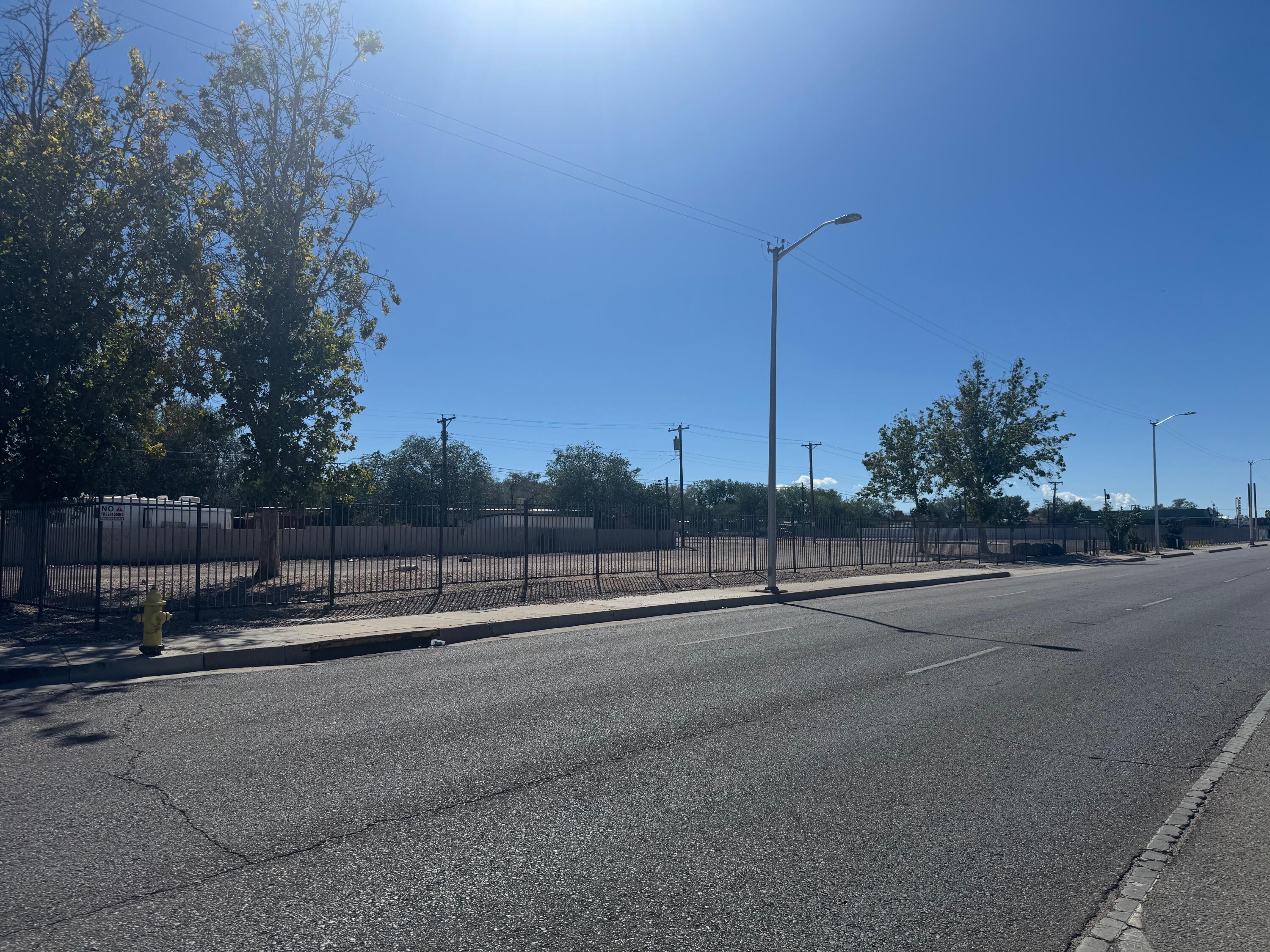 Photo 20 — 114-156 WYOMING Boulevard NE