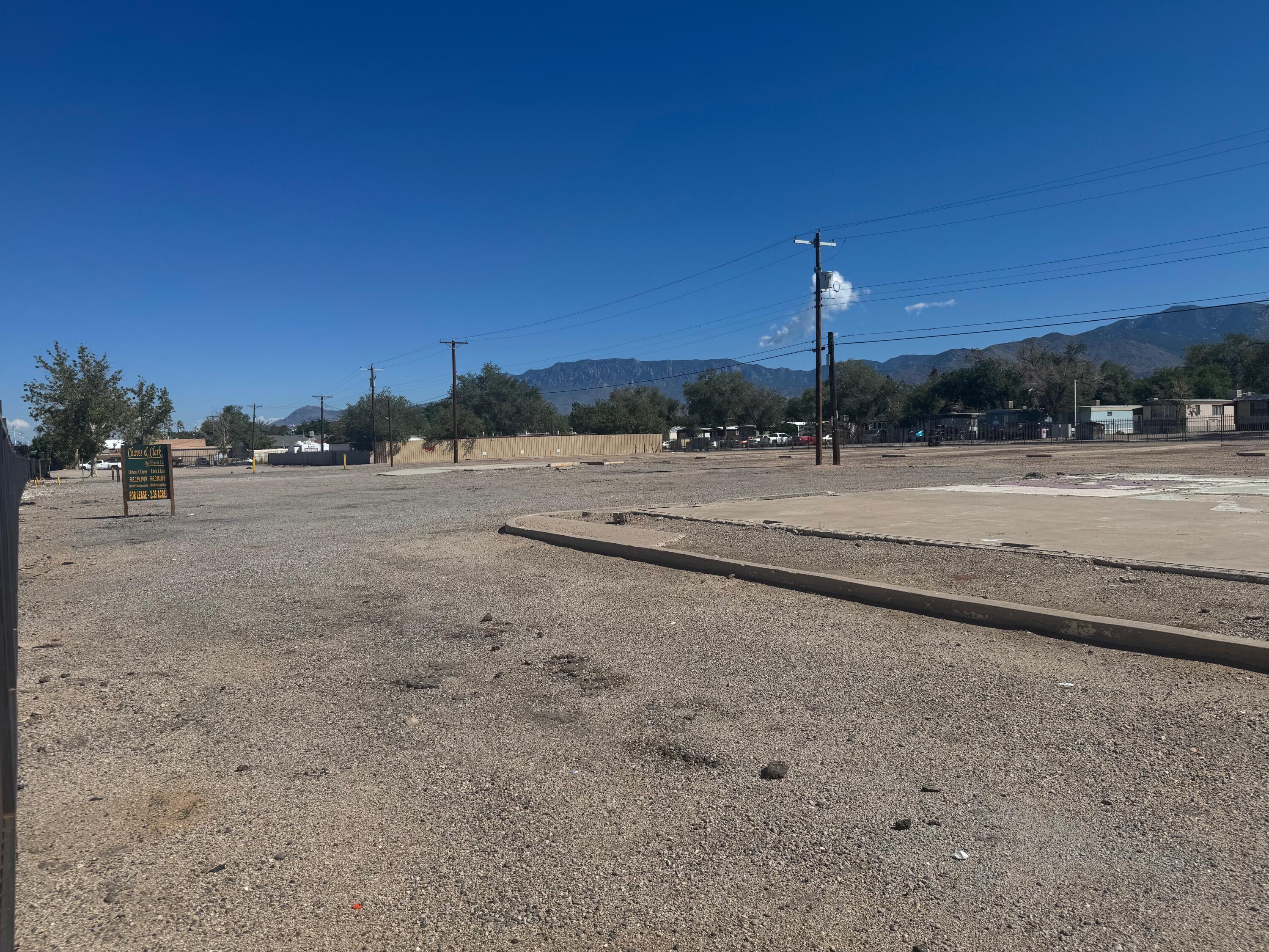 Photo 16 — 114-156 WYOMING Boulevard NE