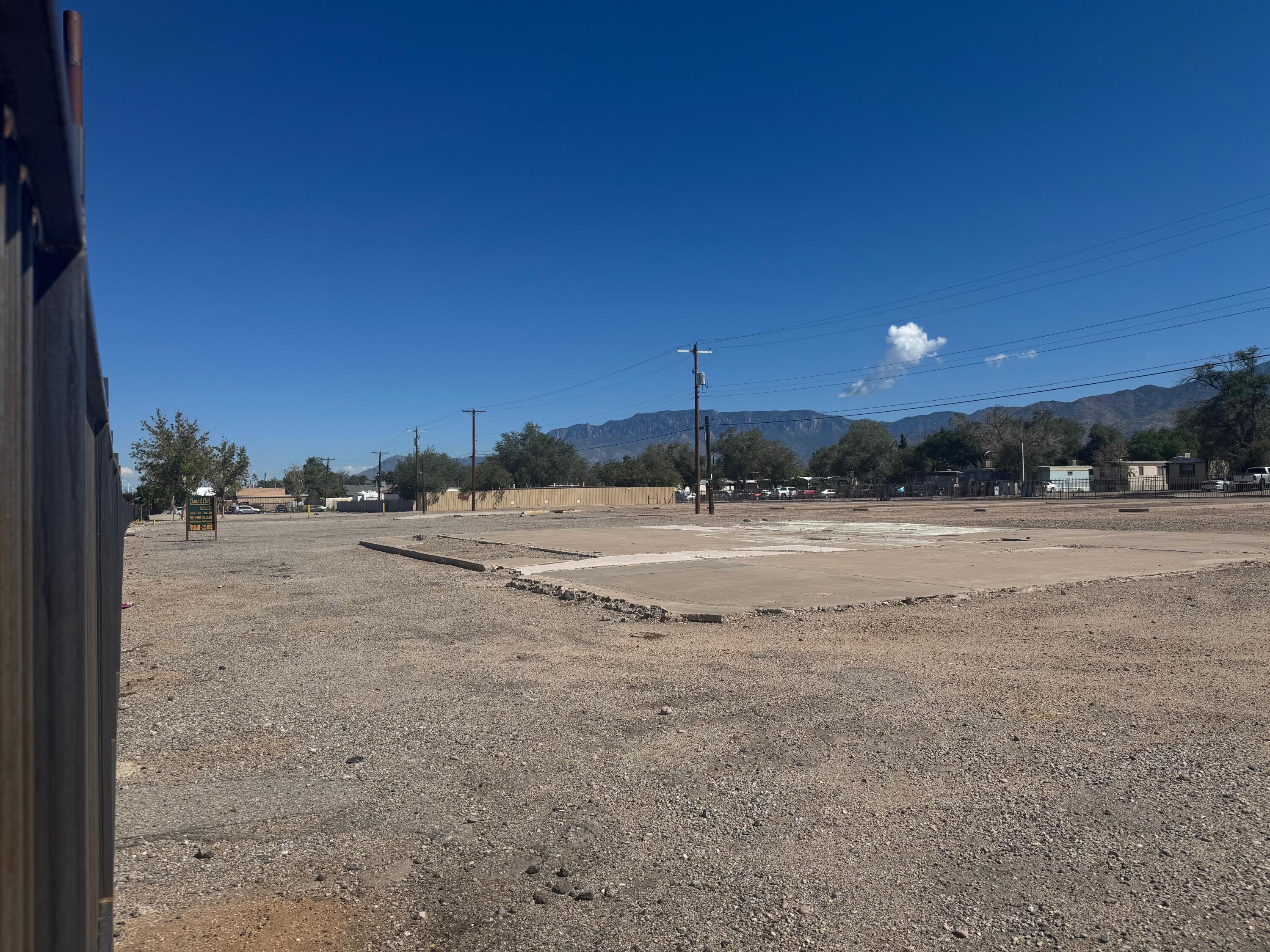 Photo 14 — 114-156 WYOMING Boulevard NE