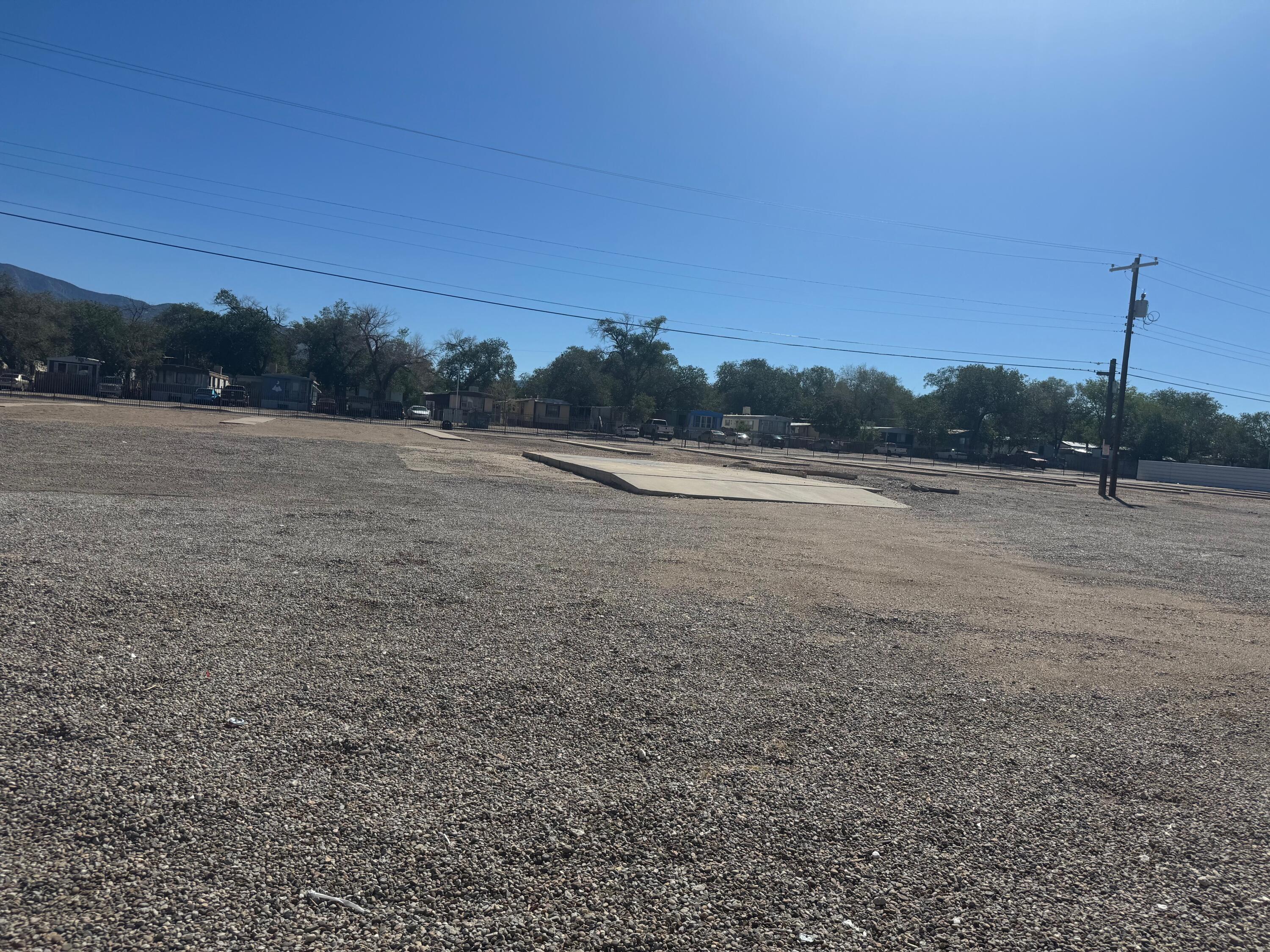 Photo 11 — 114-156 WYOMING Boulevard NE