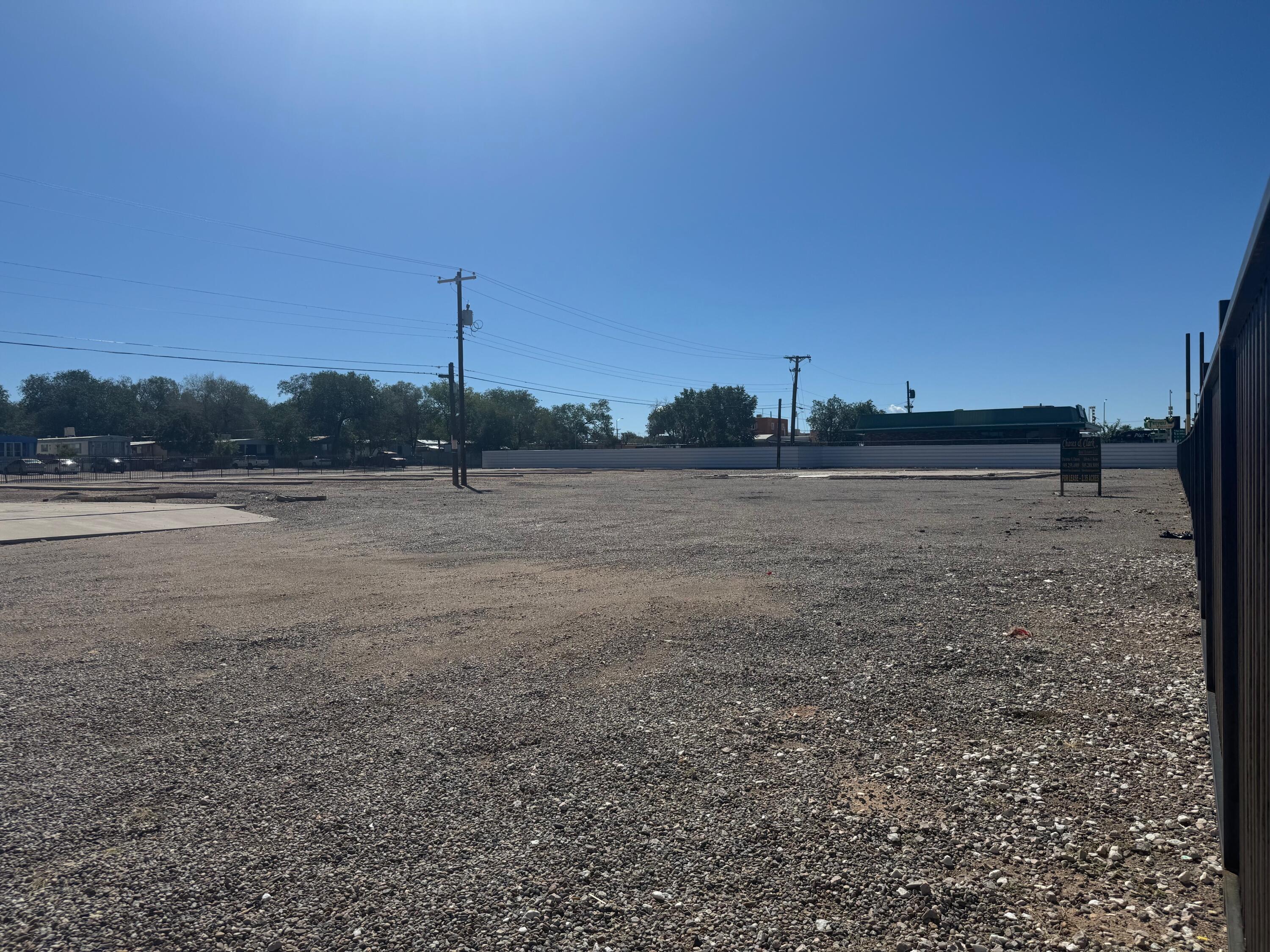 Photo 10 — 114-156 WYOMING Boulevard NE