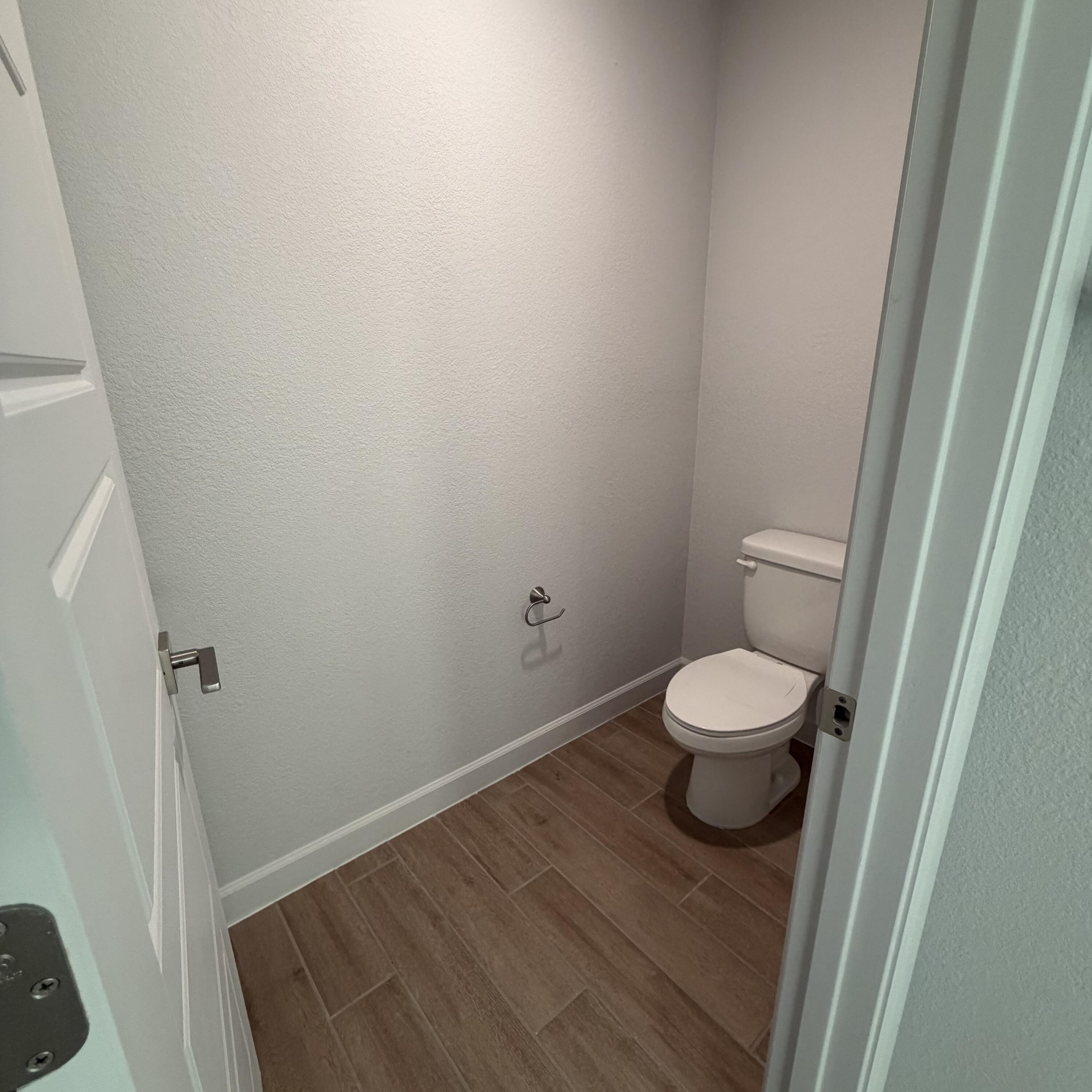 Photo 18 — 2431 Marble Avenue NE