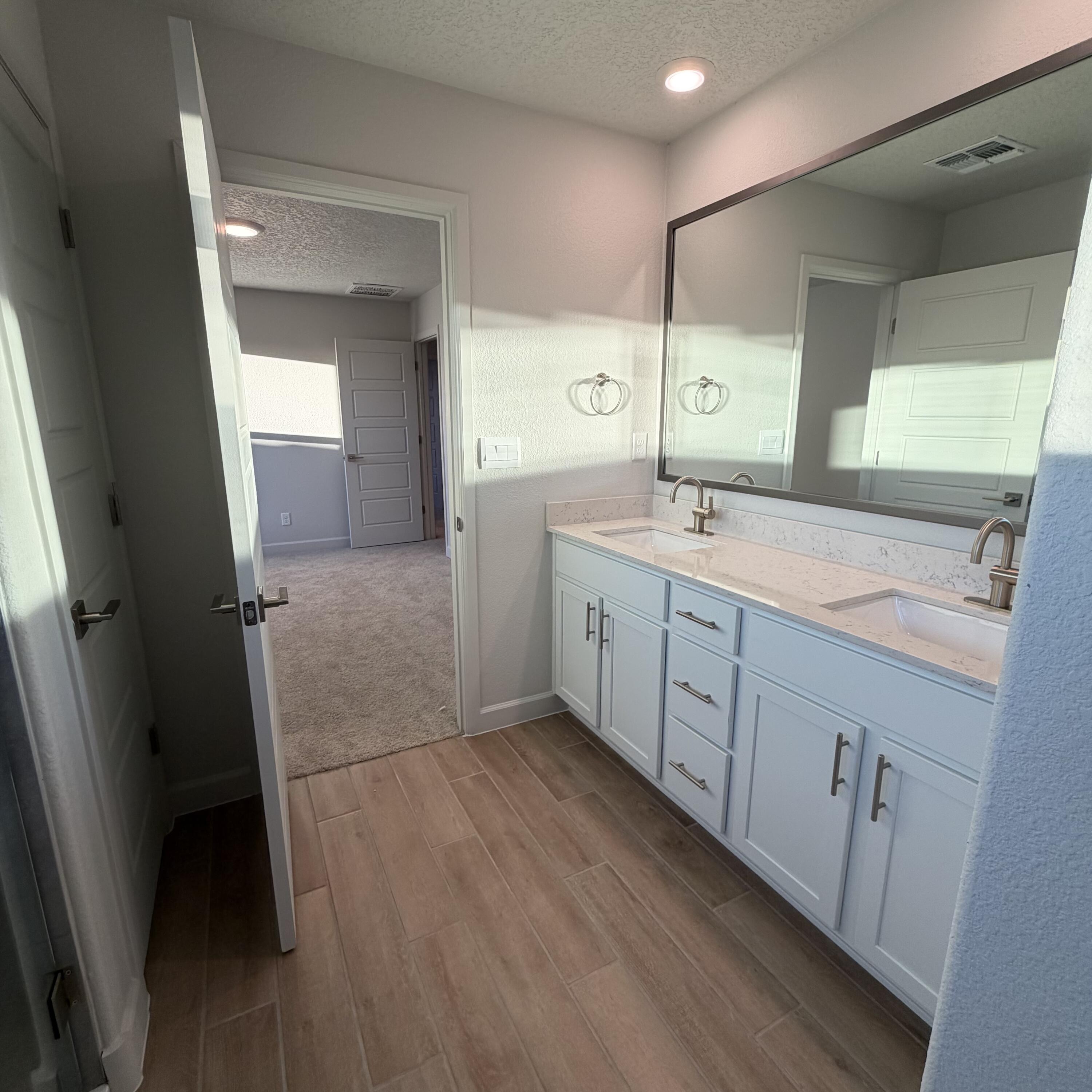 Photo 16 — 2431 Marble Avenue NE