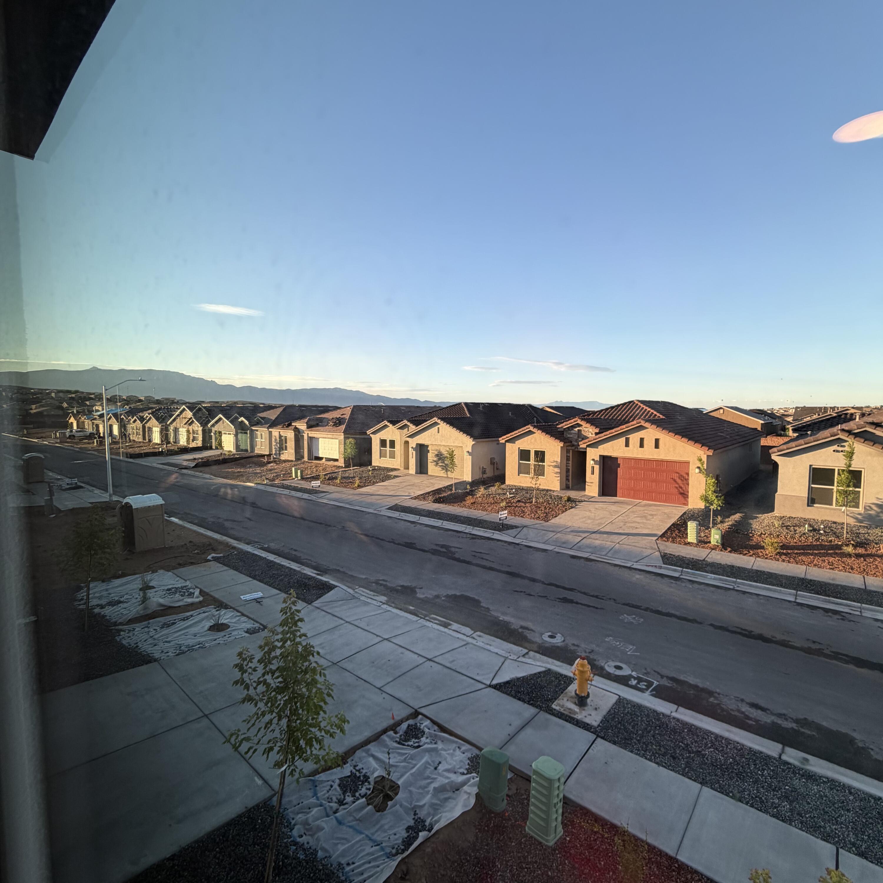 Photo 11 — 2431 Marble Avenue NE