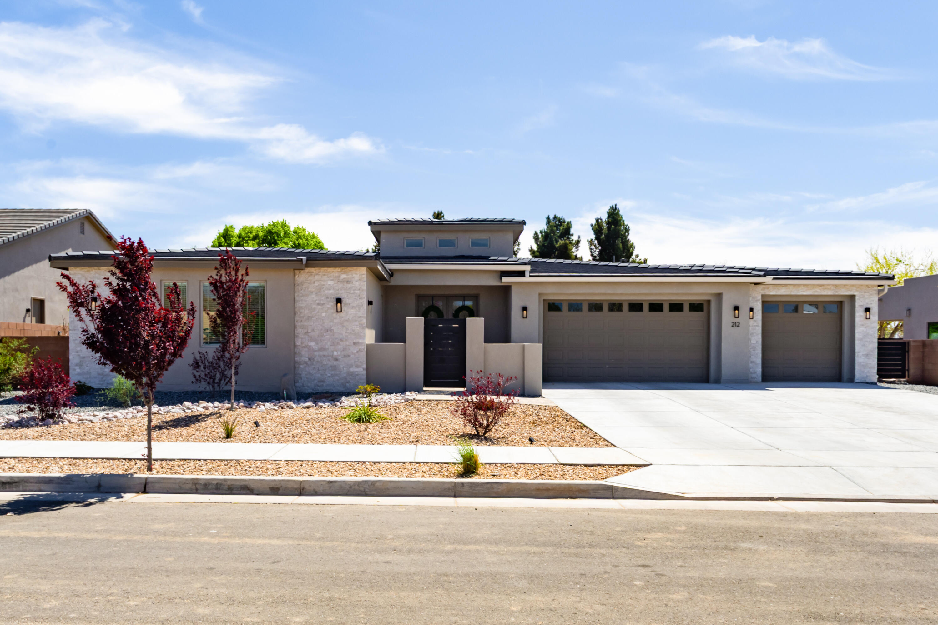 212 Lavender Place NE
