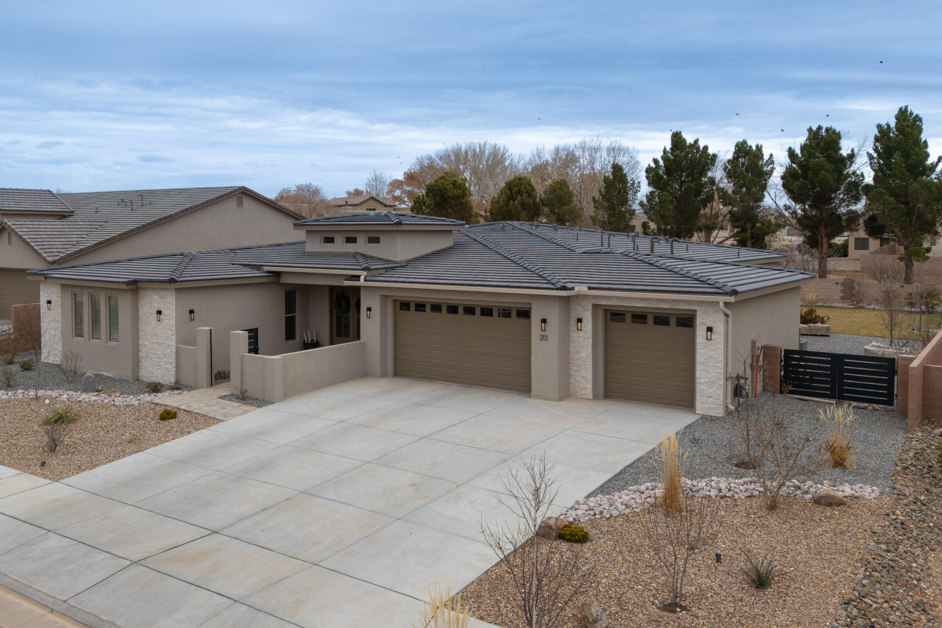 Photo 19 — 212 Lavender Place NE