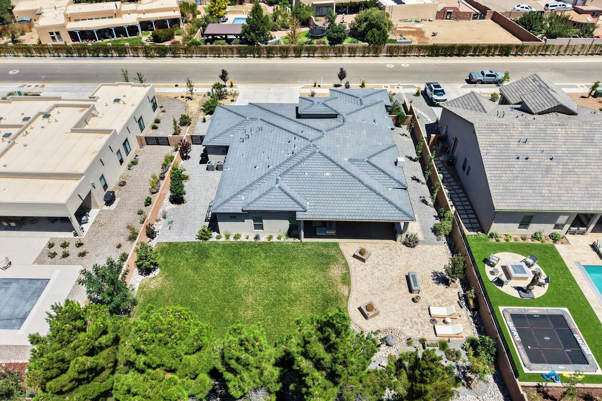Photo 6 — 212 Lavender Place NE